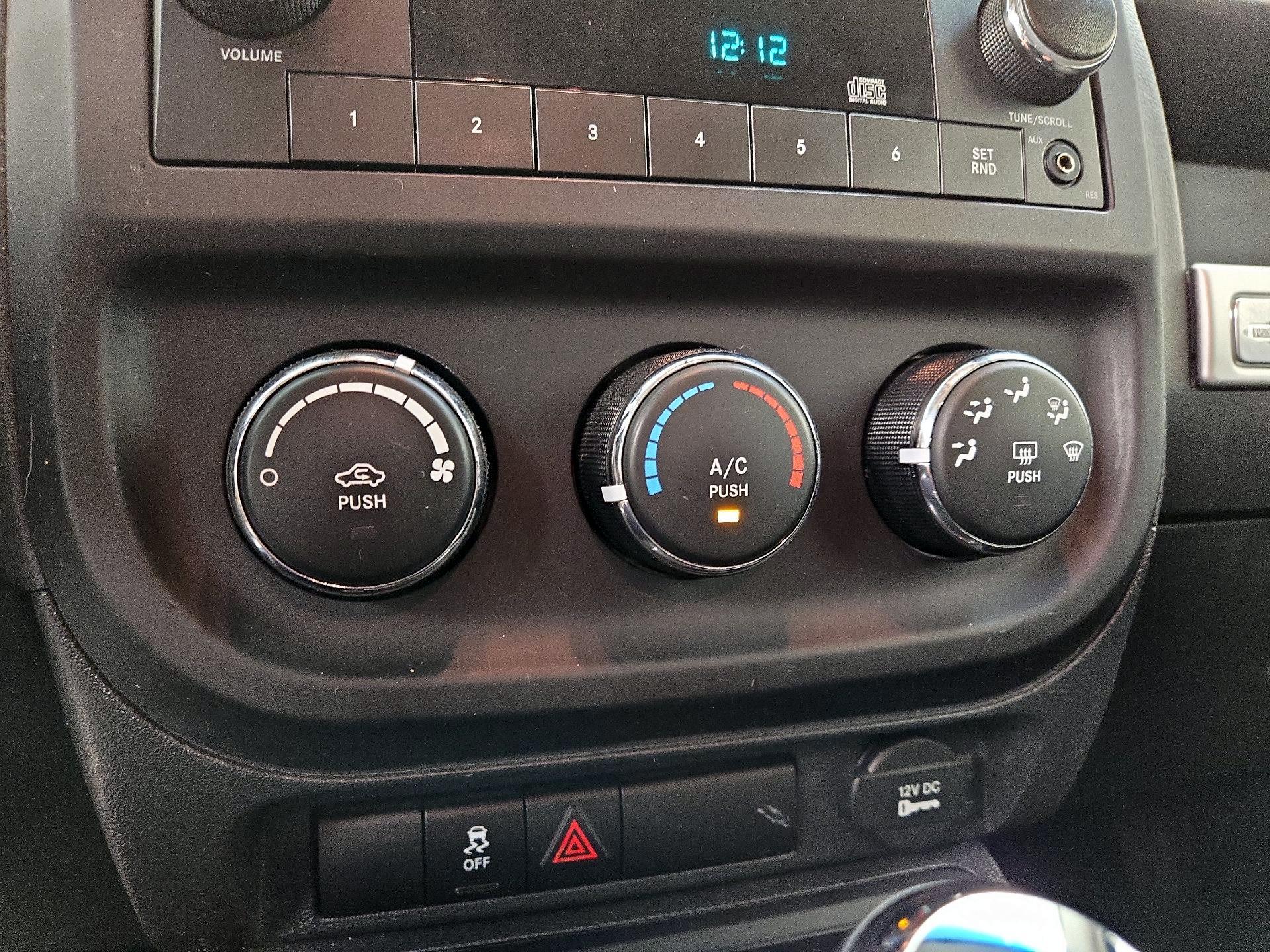 Thumbnail: 2015 Jeep Compass - 14