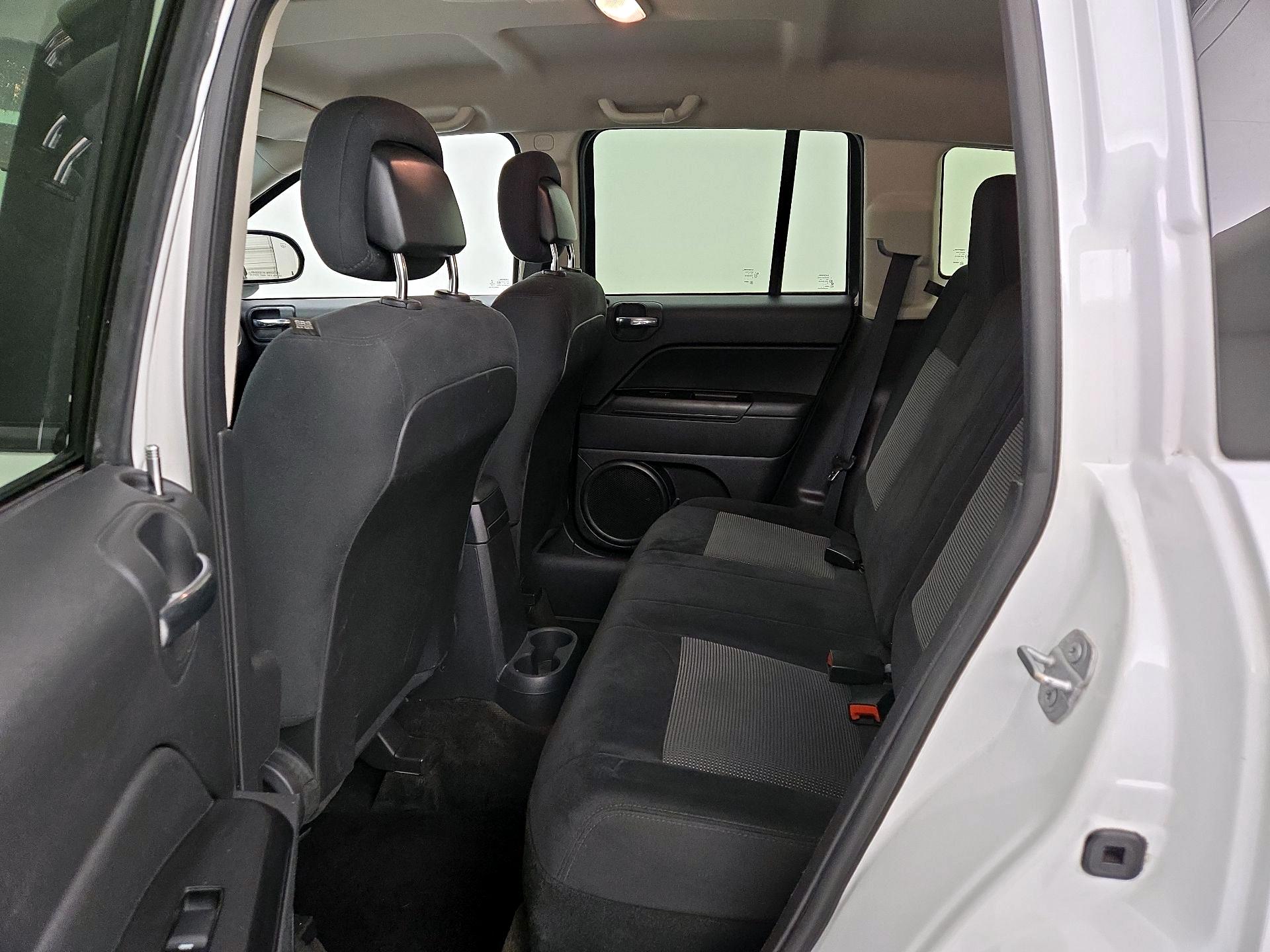 Thumbnail: 2015 Jeep Compass - 16