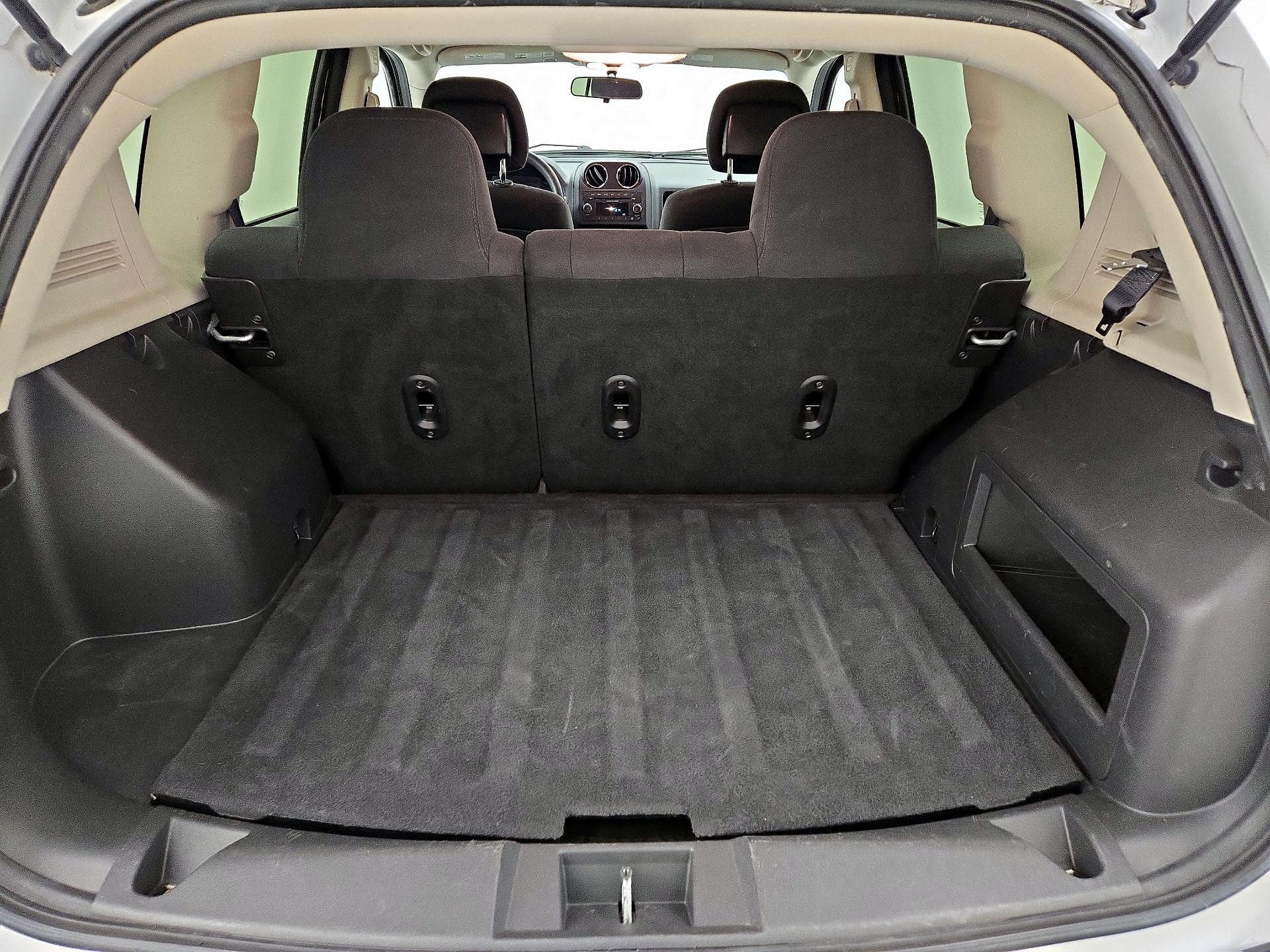 Thumbnail: 2015 Jeep Compass - 17