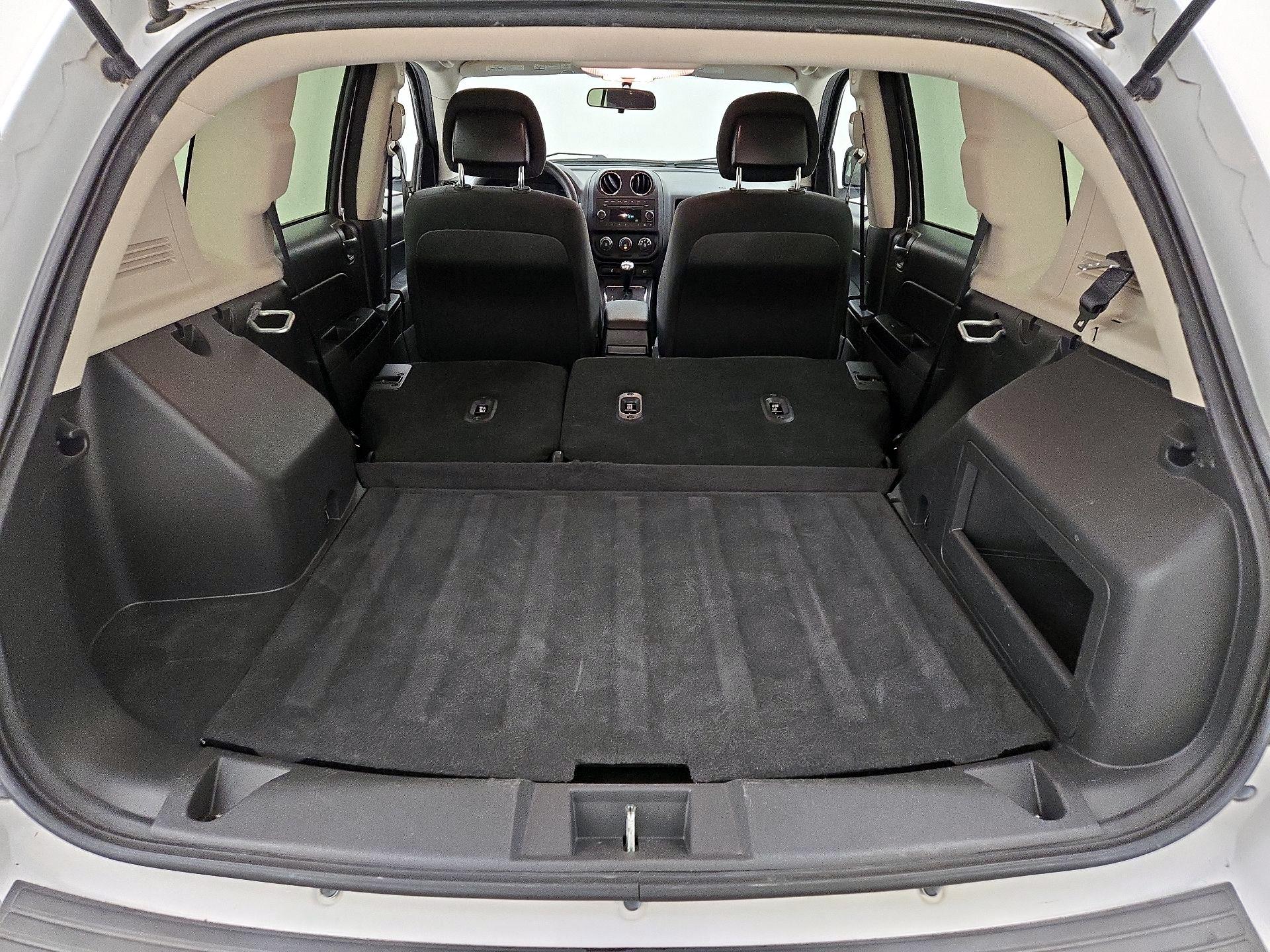 Thumbnail: 2015 Jeep Compass - 18