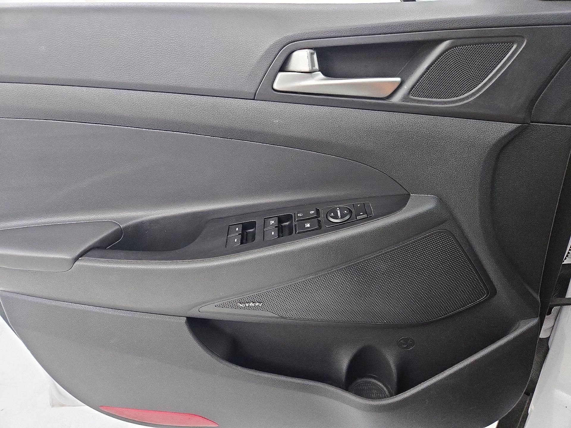 Thumbnail: 2019 Hyundai Tucson - 12