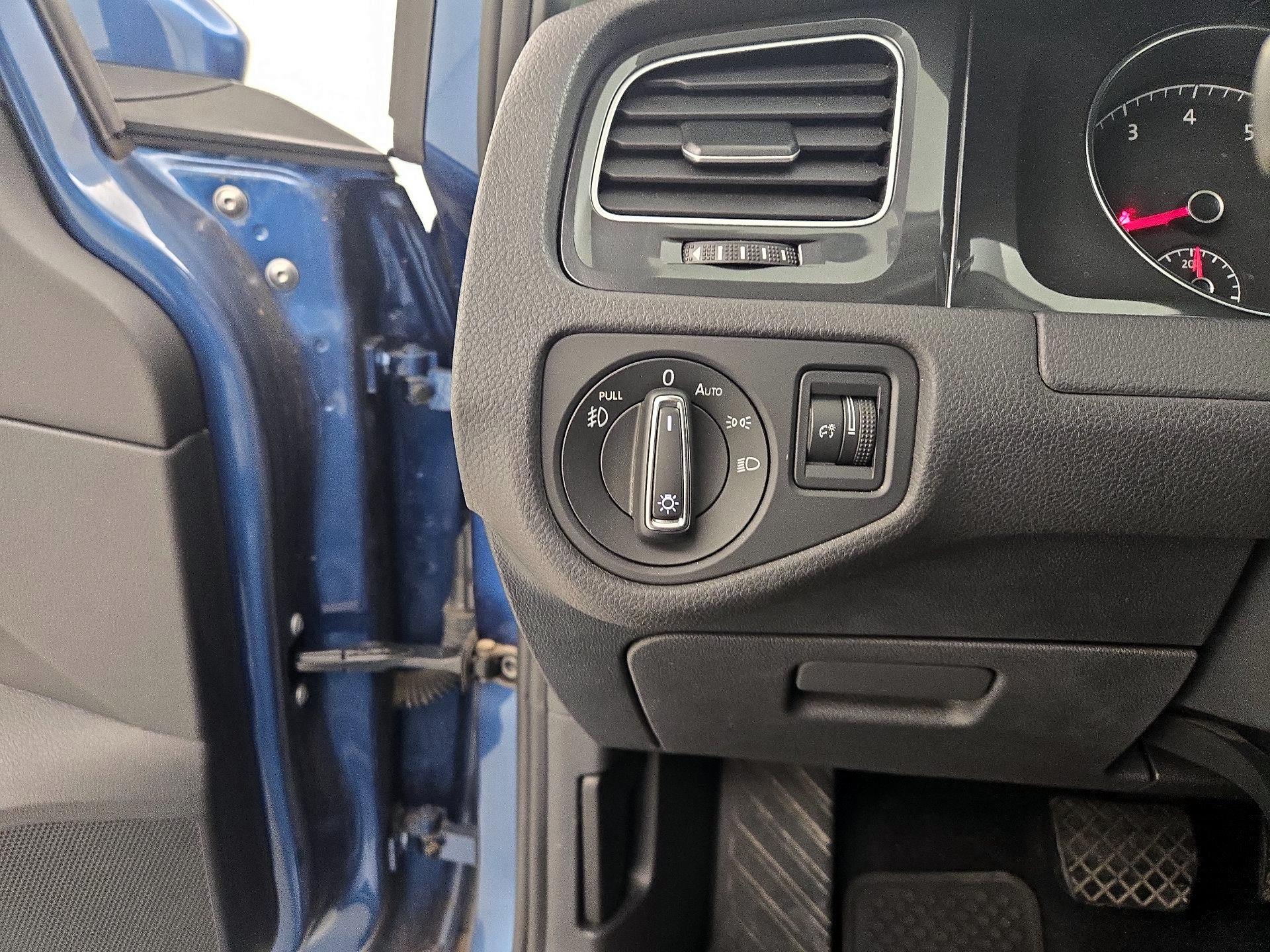 Thumbnail: 2018 Volkswagen Golf - 13