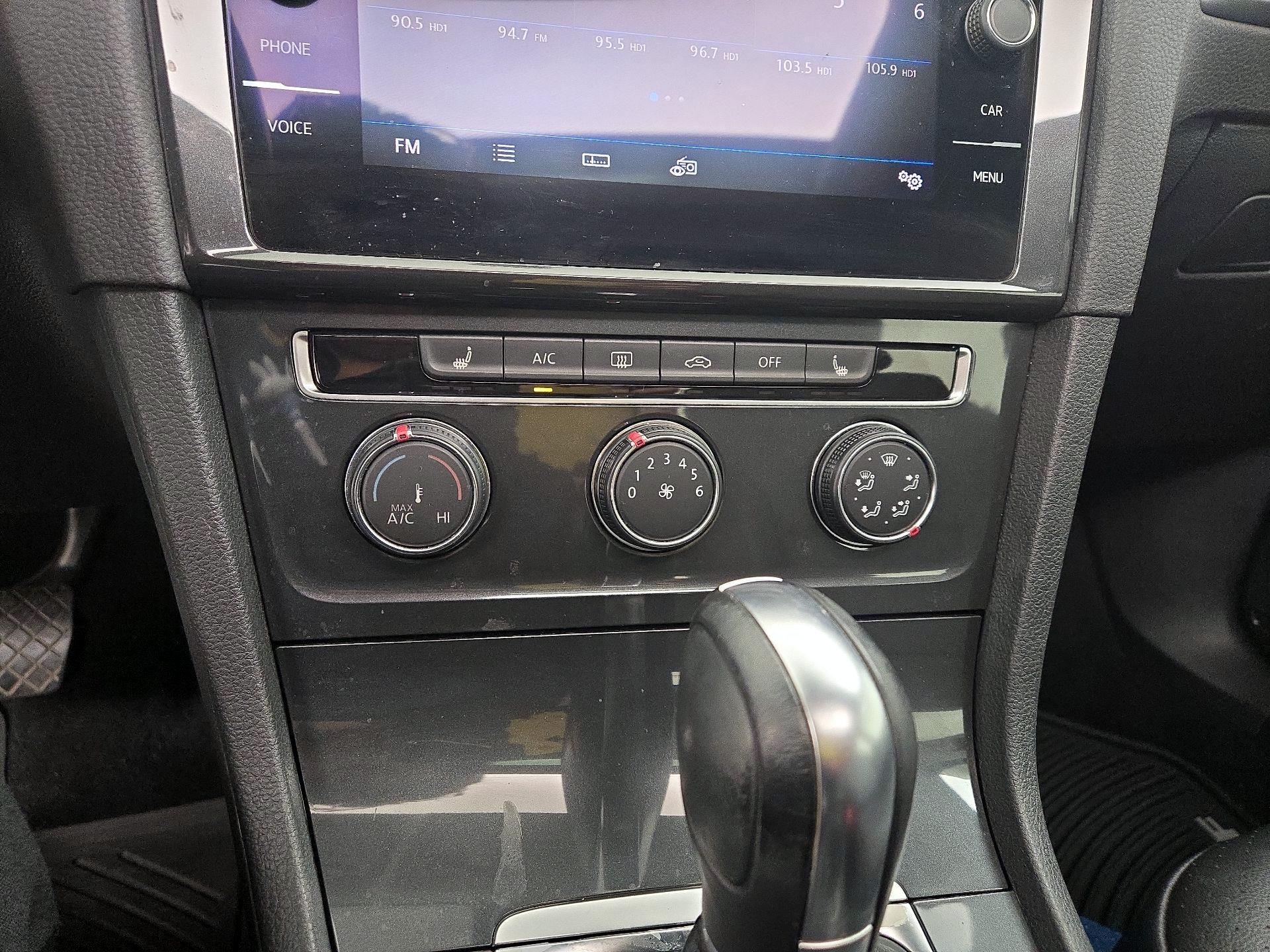 Thumbnail: 2018 Volkswagen Golf - 16