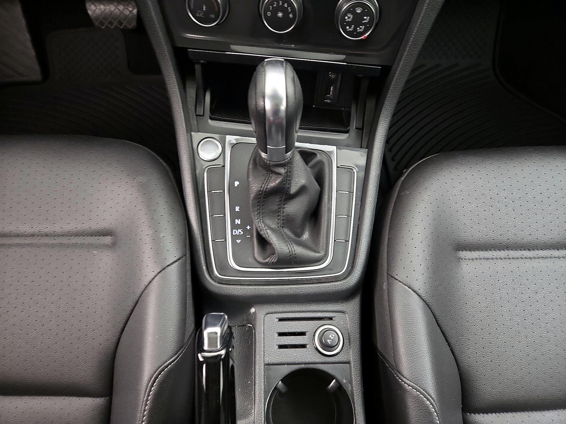 Thumbnail: 2018 Volkswagen Golf - 17