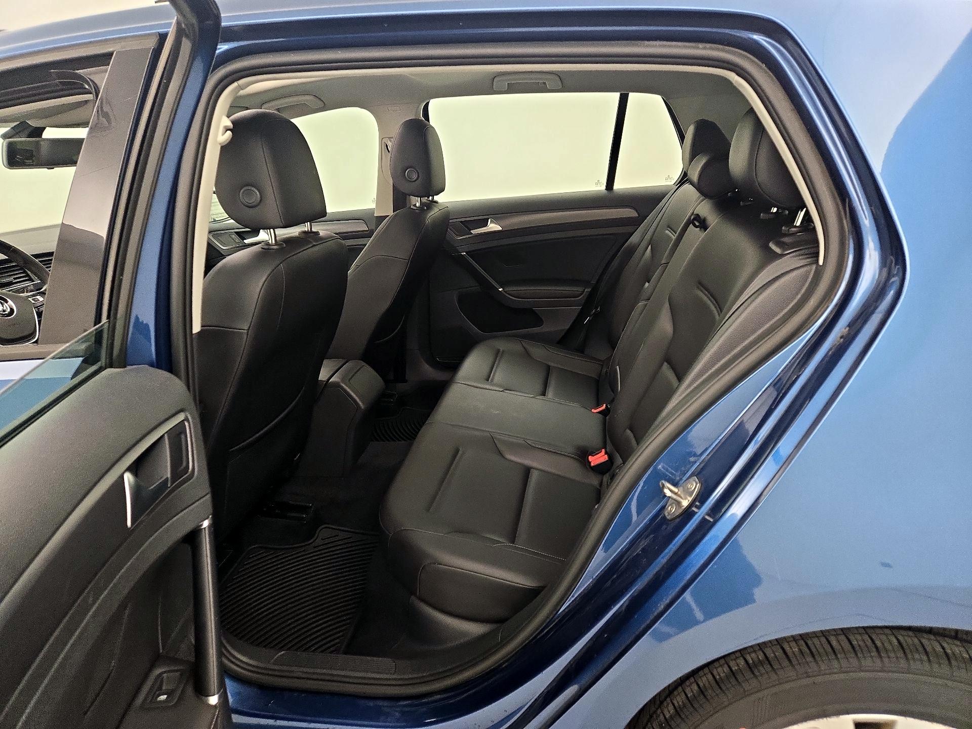 Thumbnail: 2018 Volkswagen Golf - 20