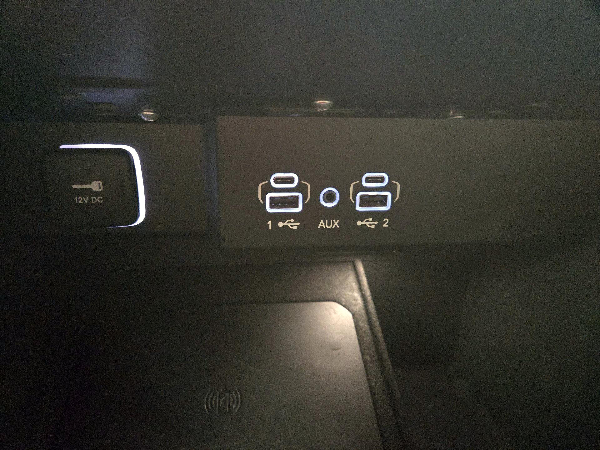 Thumbnail: 2022 Jeep Wagoneer - 19