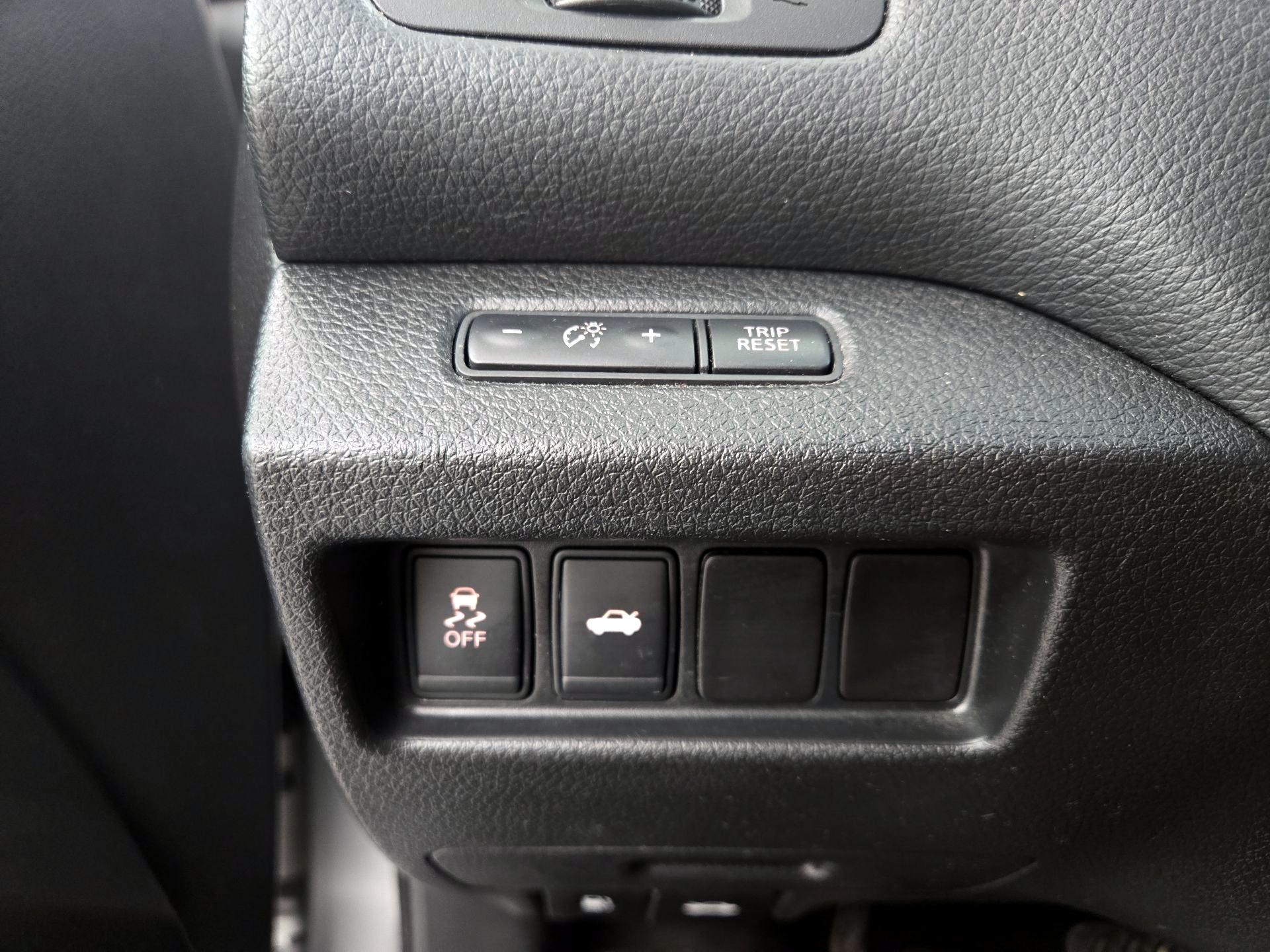 Thumbnail: 2015 Nissan Altima - 13