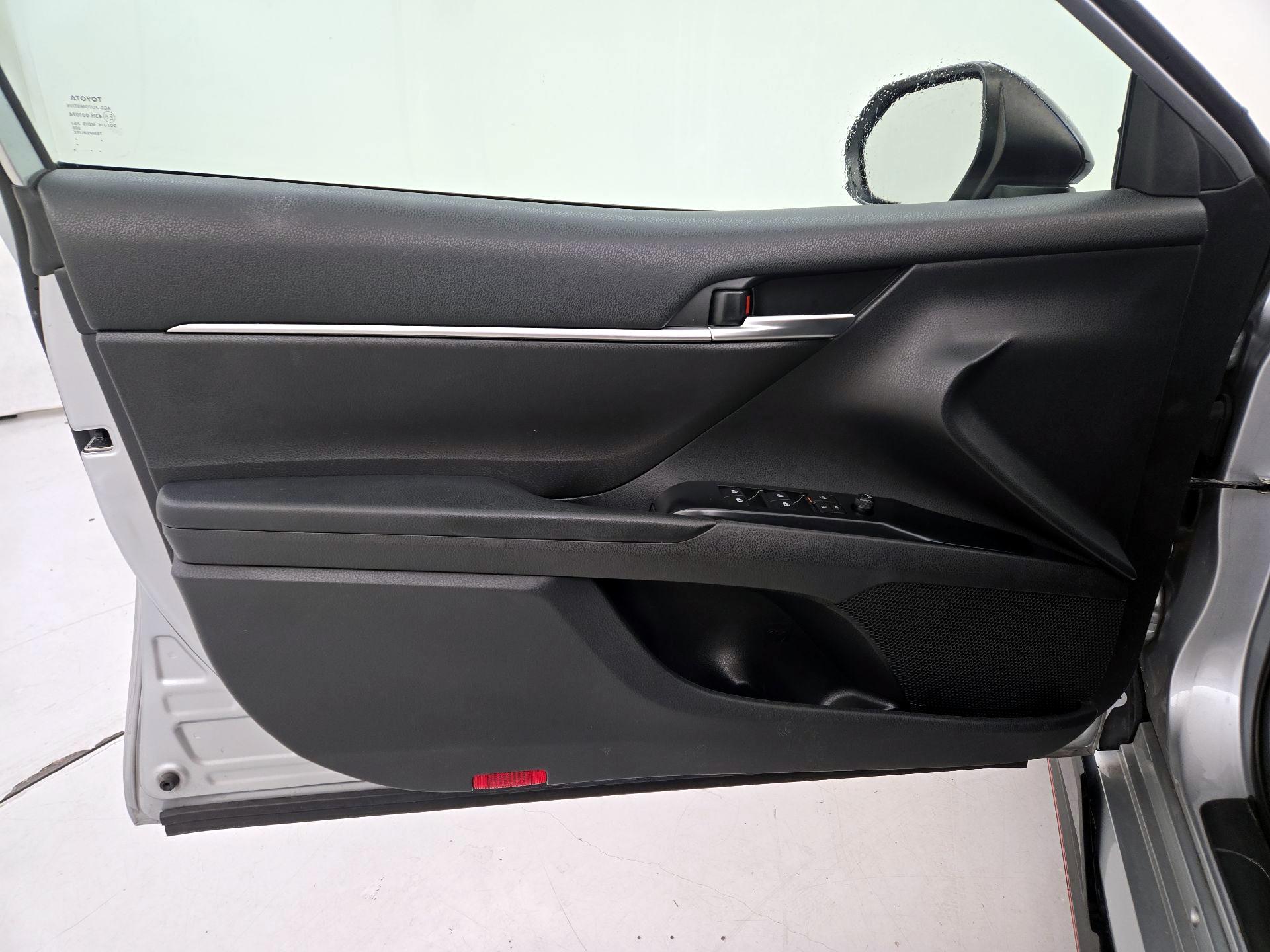 Thumbnail: 2020 Toyota Camry - 12