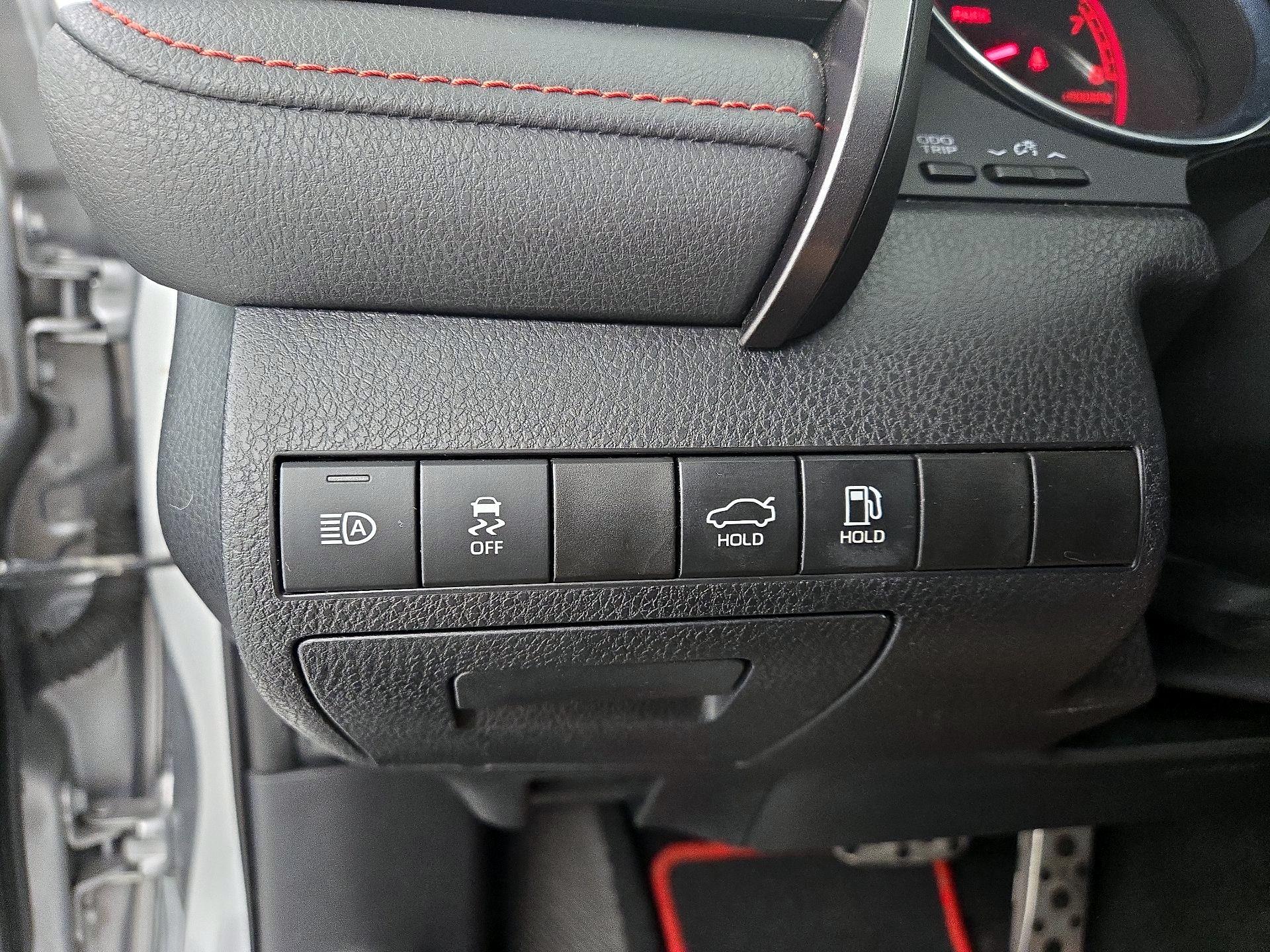 Thumbnail: 2020 Toyota Camry - 13