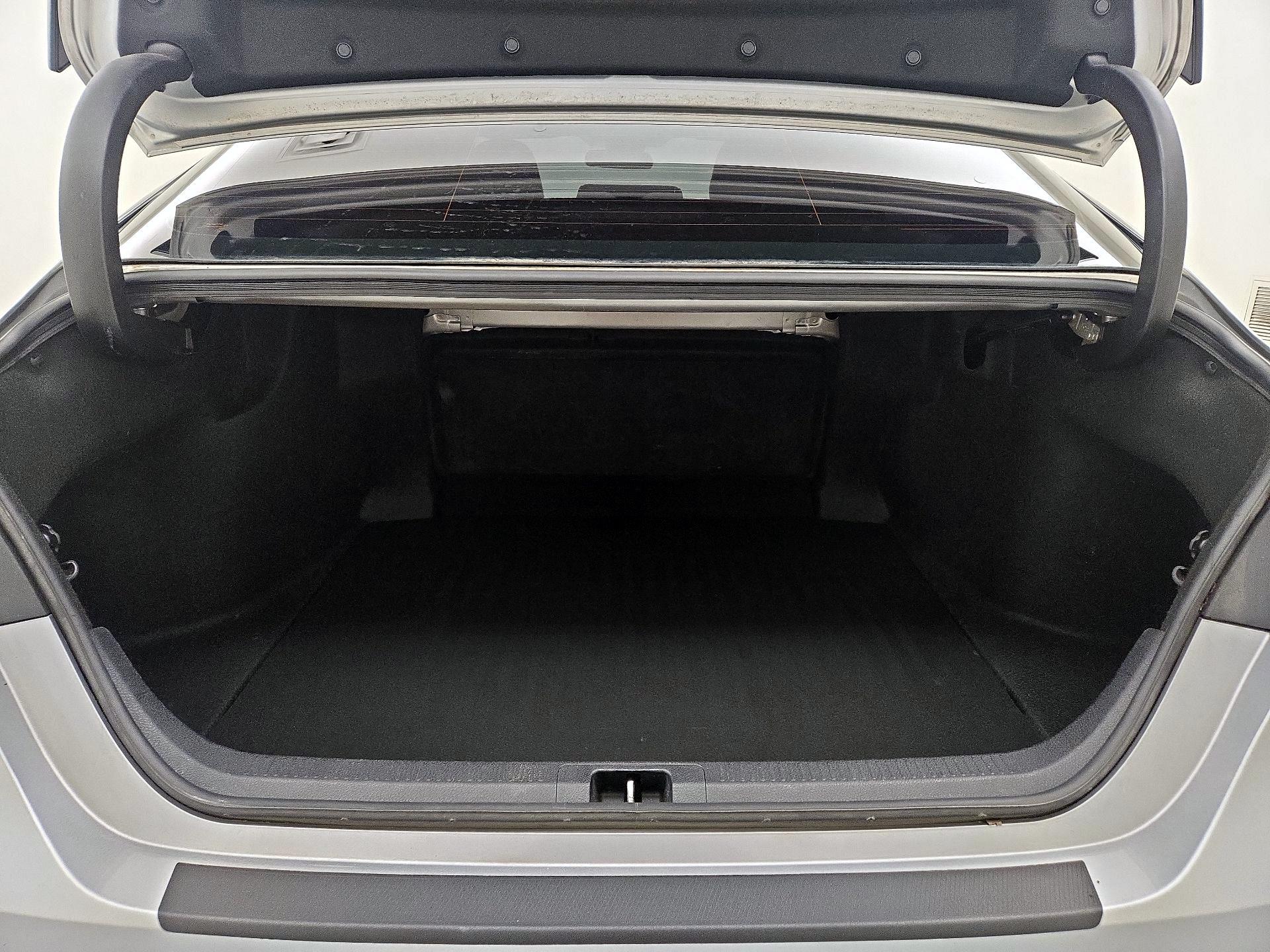 Thumbnail: 2020 Toyota Camry - 20