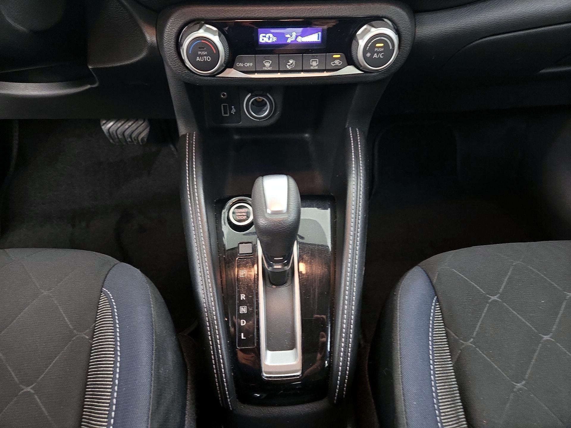 Thumbnail: 2018 Nissan Kicks - 17