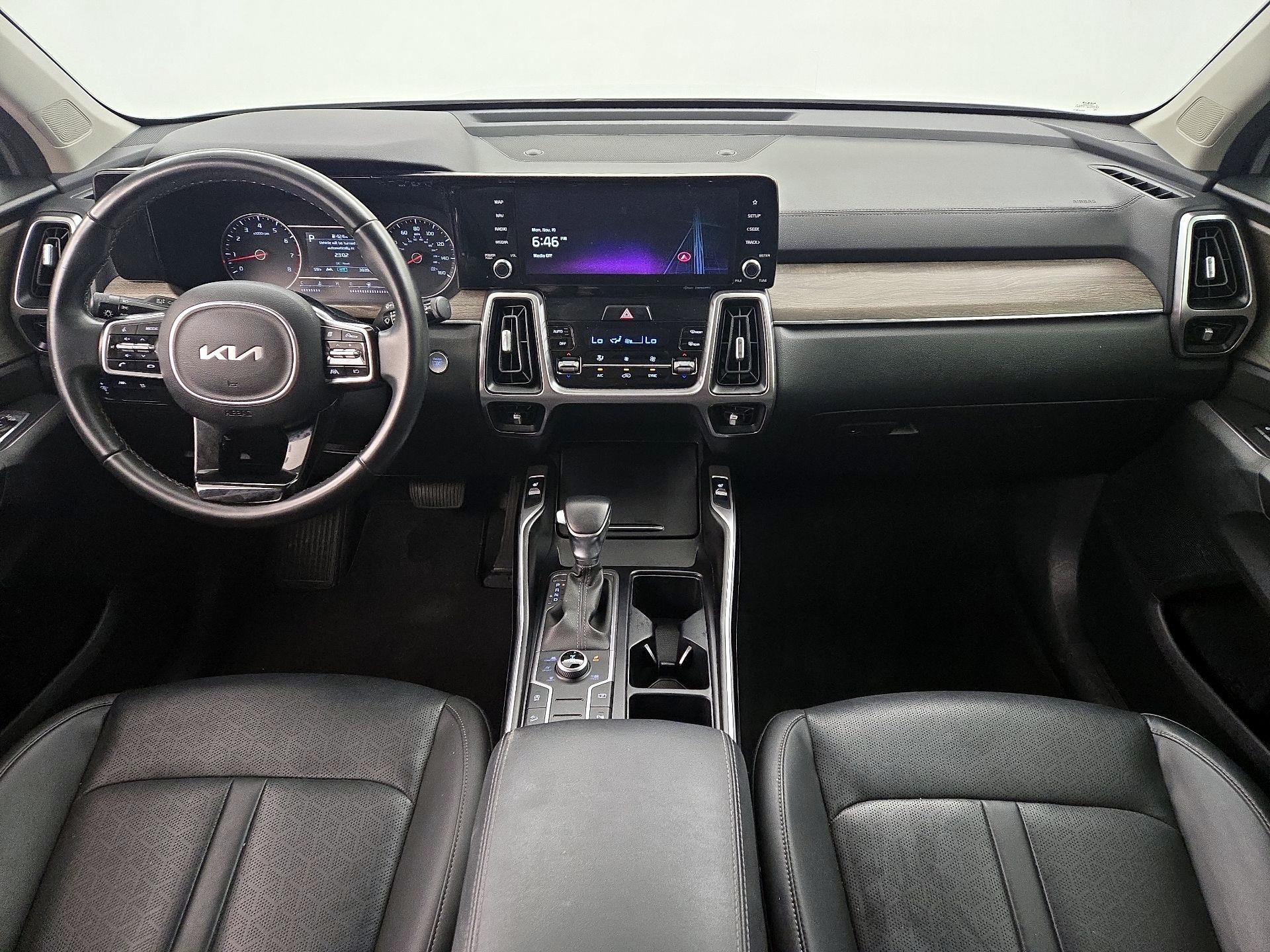 Thumbnail: 2023 Kia Sorento - 9