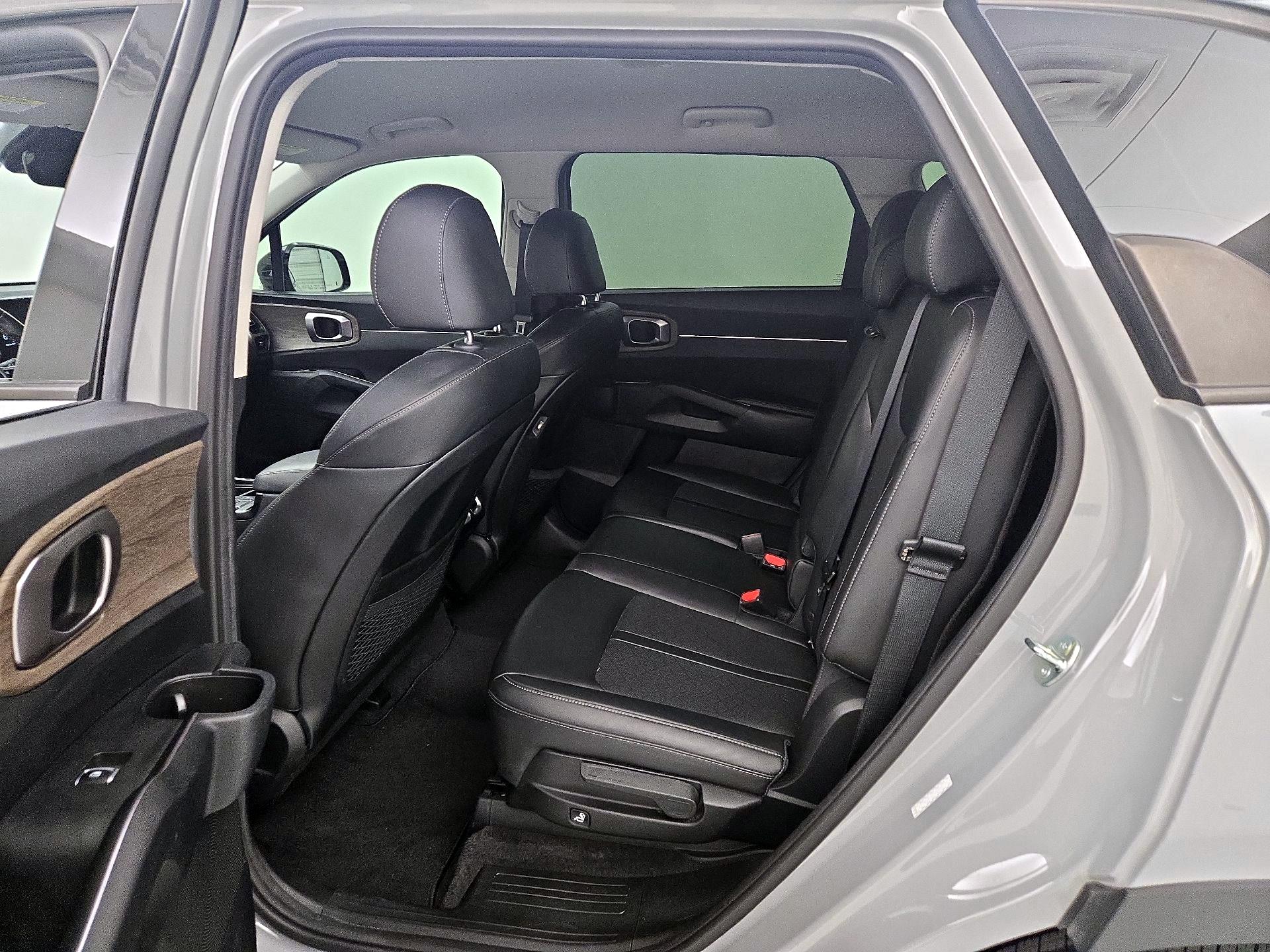 Thumbnail: 2023 Kia Sorento - 20