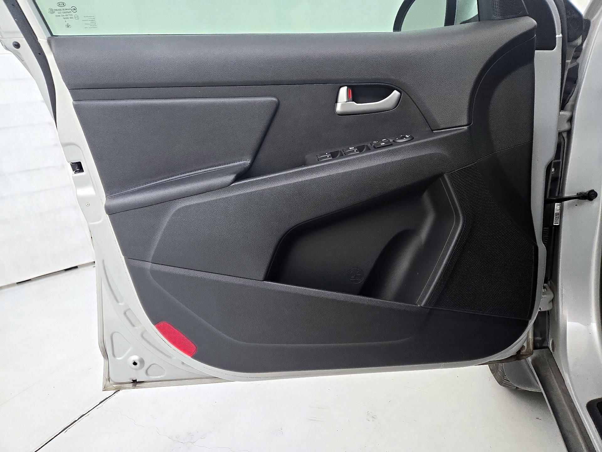 Thumbnail: 2014 Kia Sportage - 12