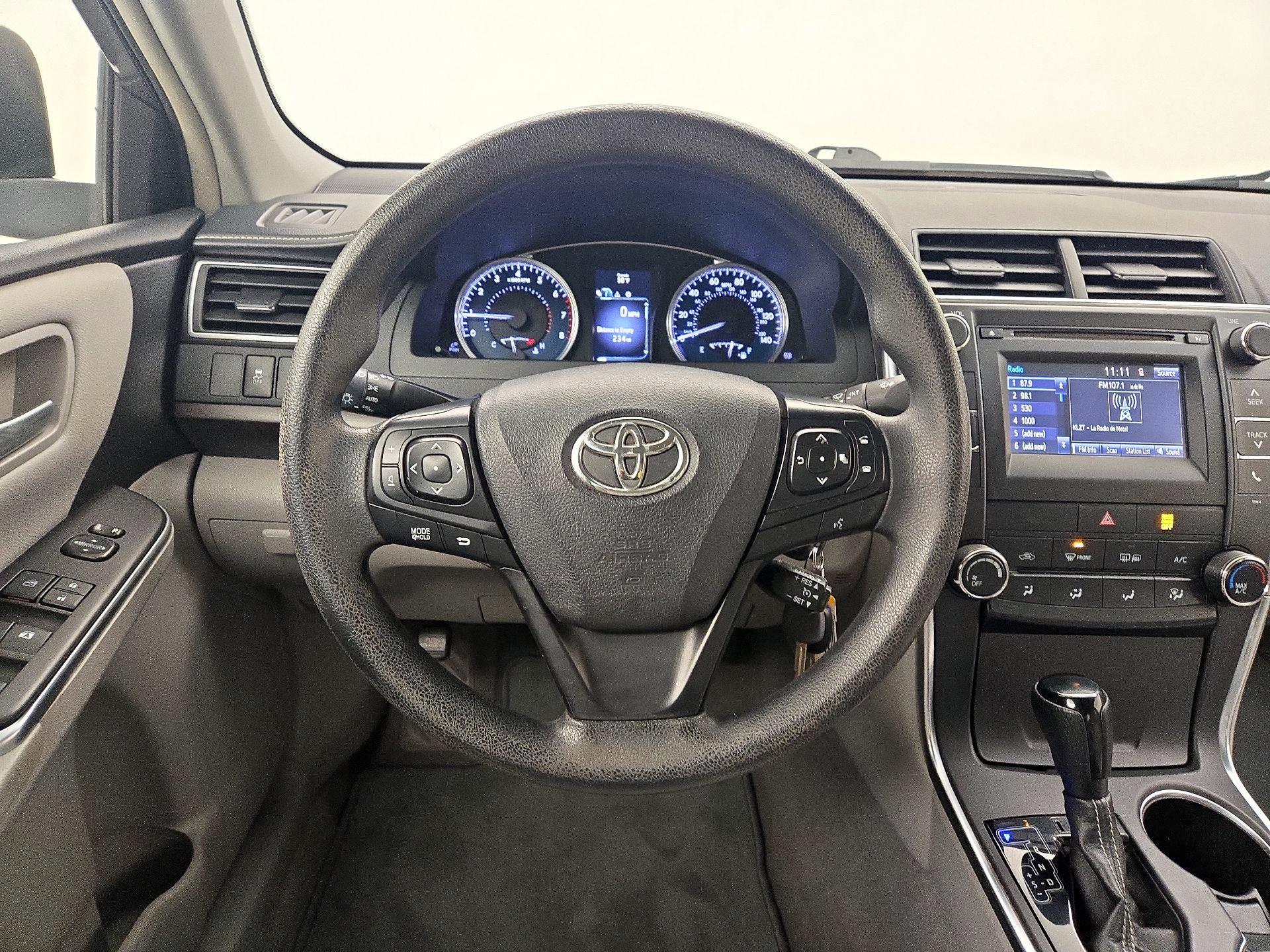 Thumbnail: 2017 Toyota Camry - 10