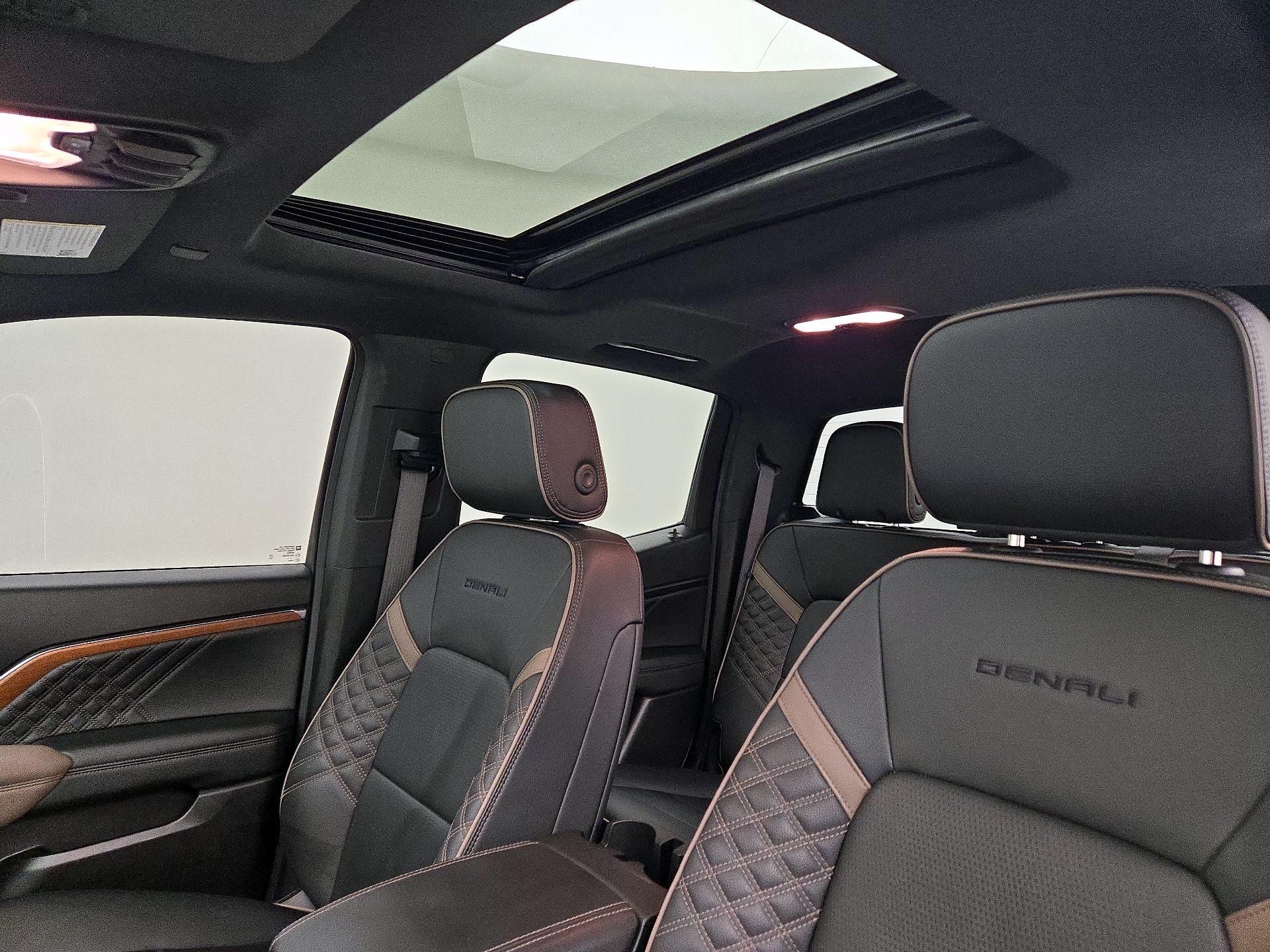 Thumbnail: 2023 GMC Canyon - 19