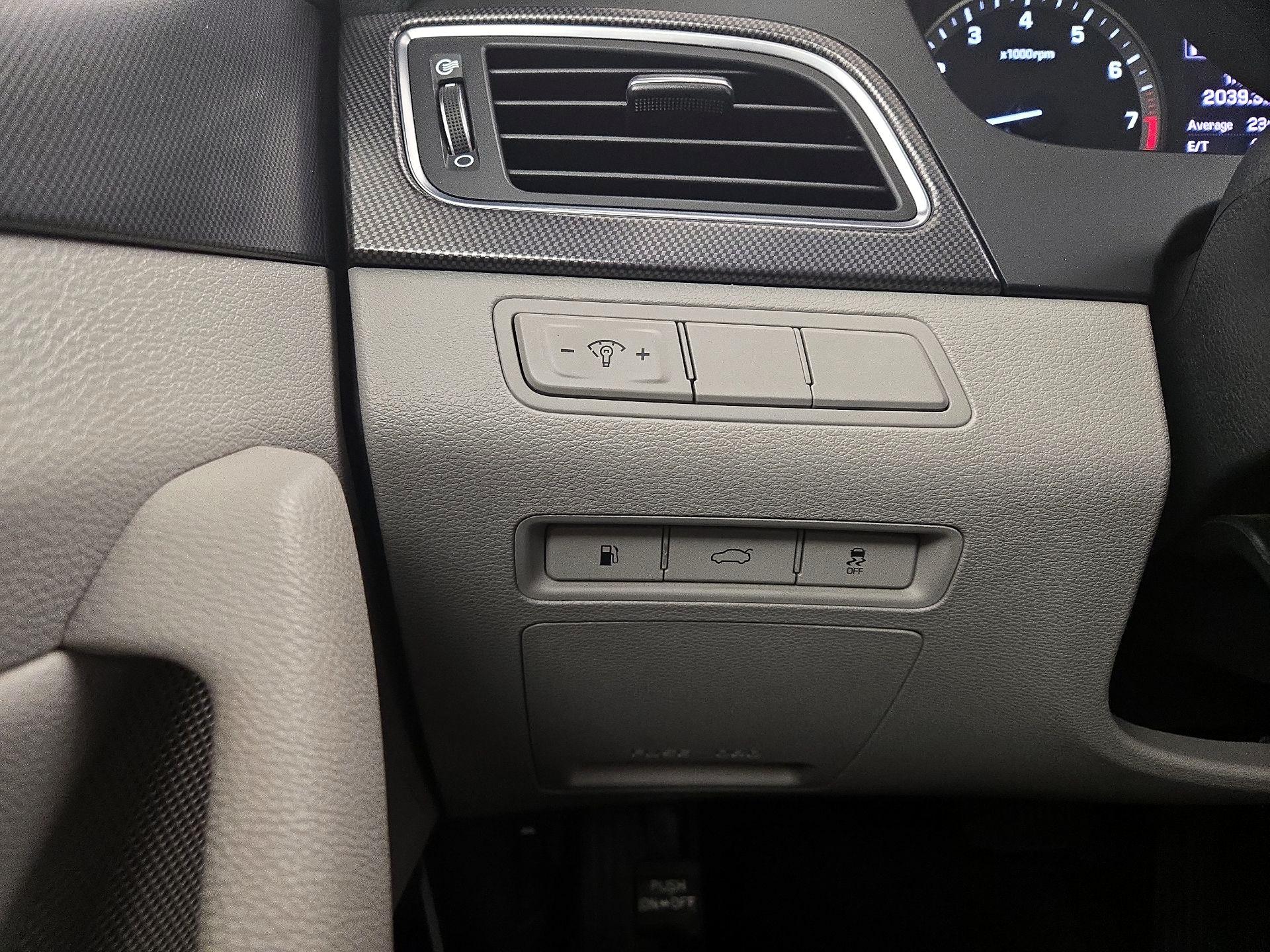 Thumbnail: 2017 Hyundai Sonata - 13