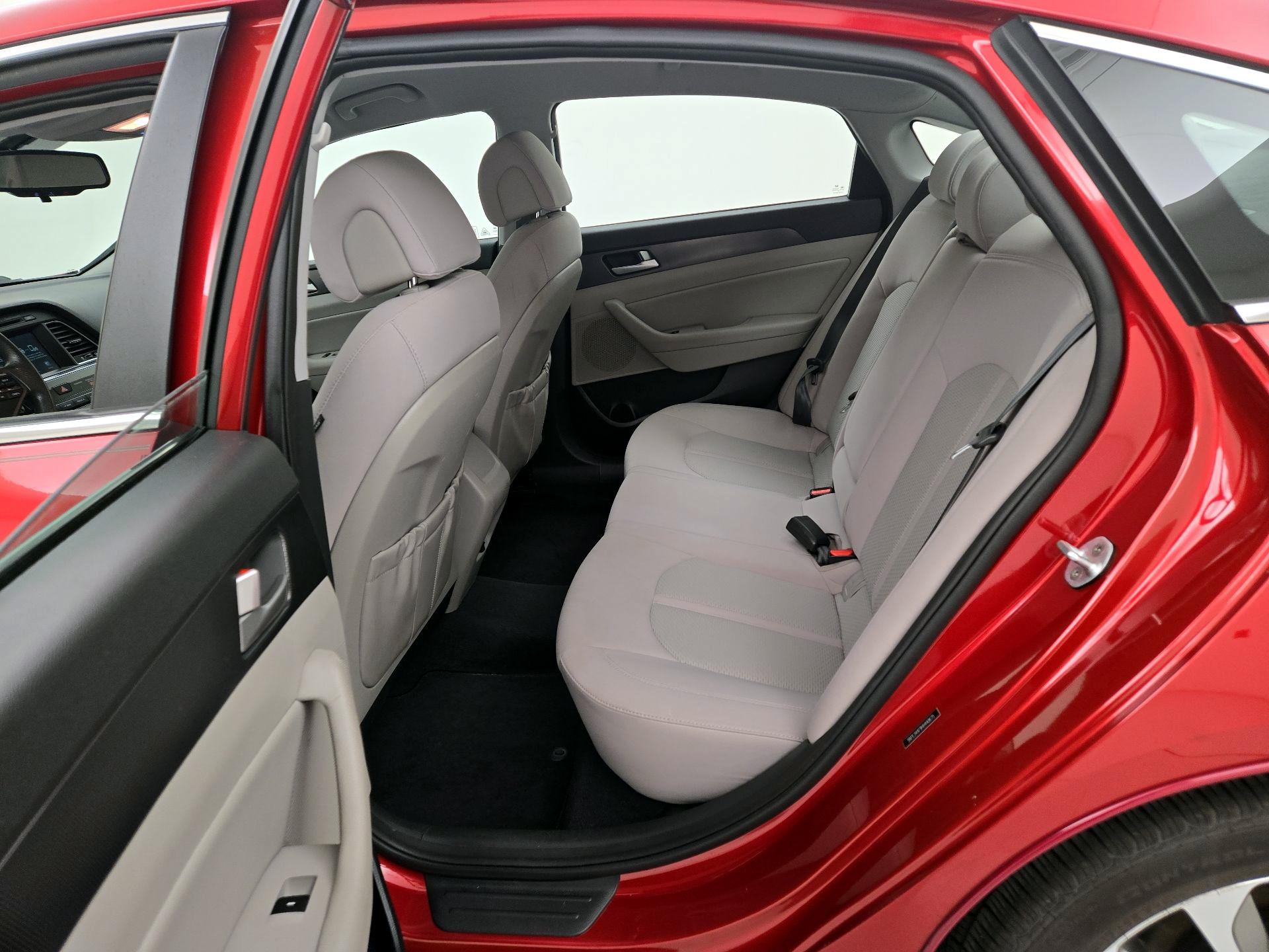 Thumbnail: 2017 Hyundai Sonata - 19