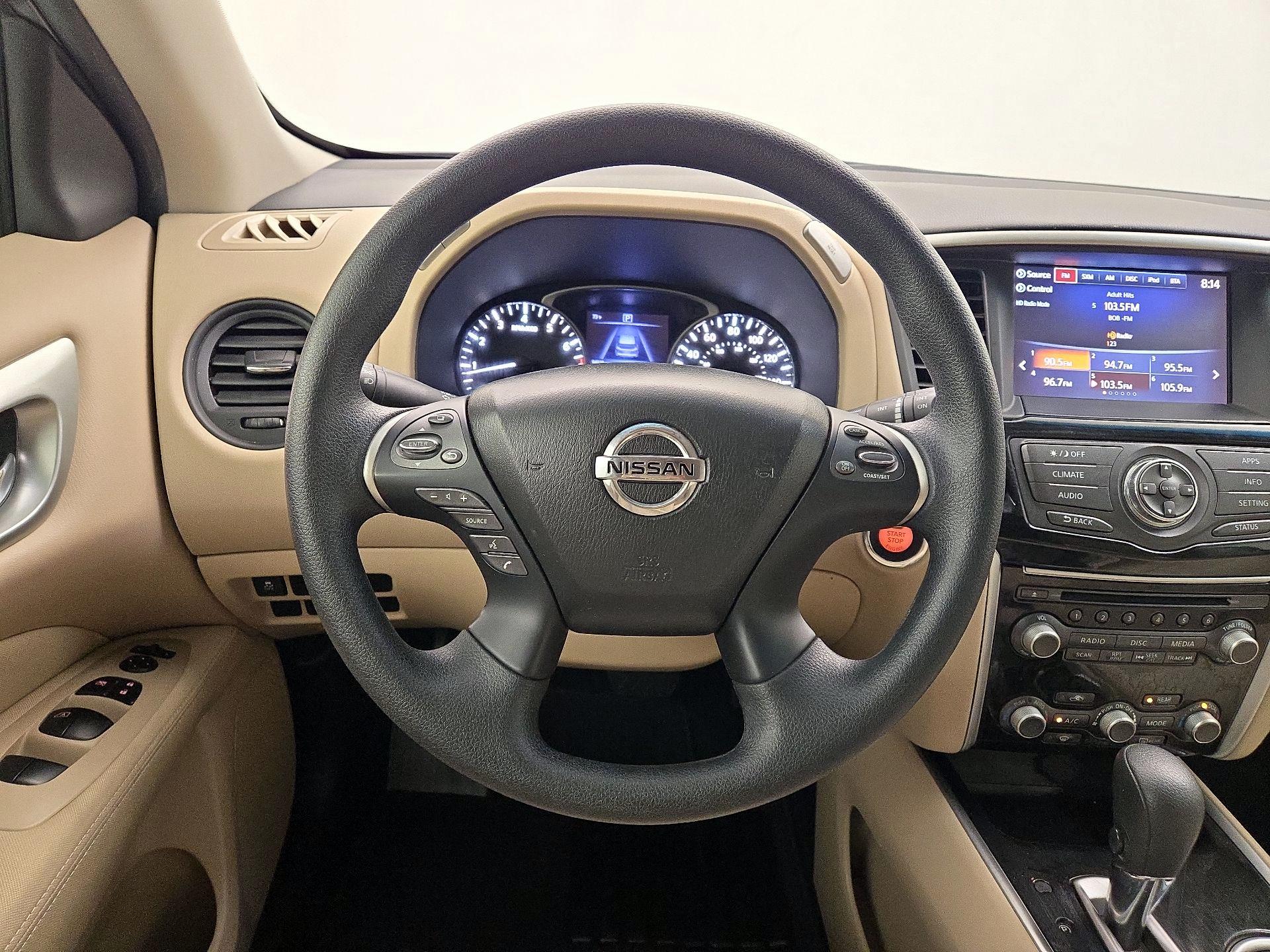 Thumbnail: 2017 Nissan Pathfinder - 10