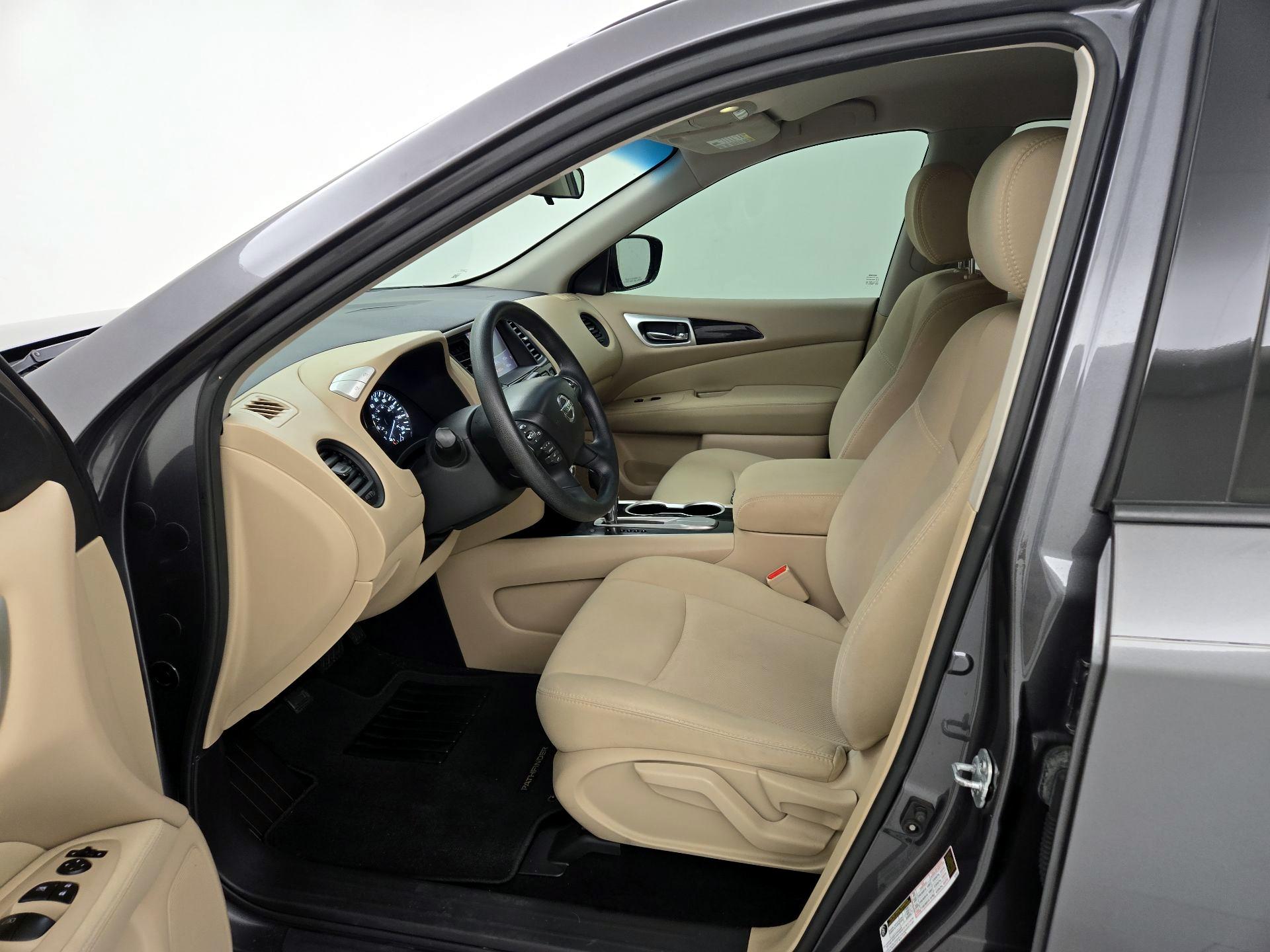 Thumbnail: 2017 Nissan Pathfinder - 11