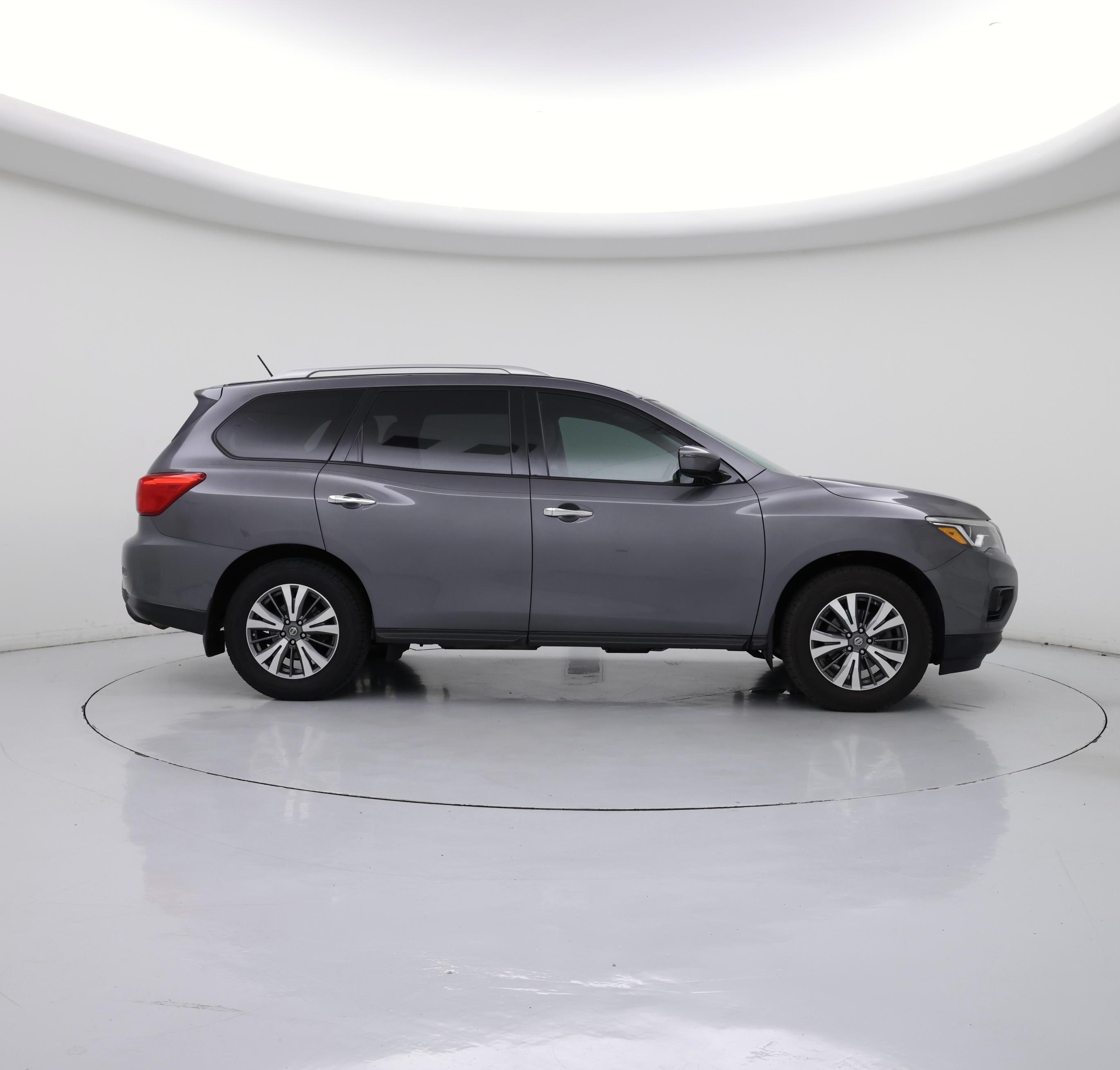 Thumbnail: 2017 Nissan Pathfinder - 7