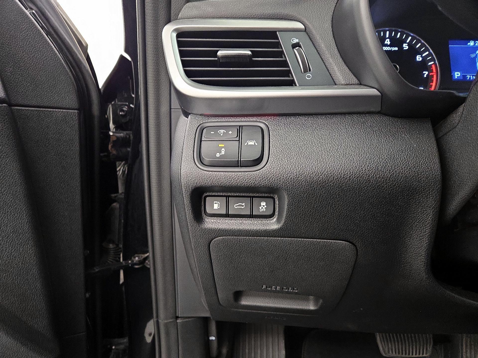 Thumbnail: 2020 Kia Optima - 13