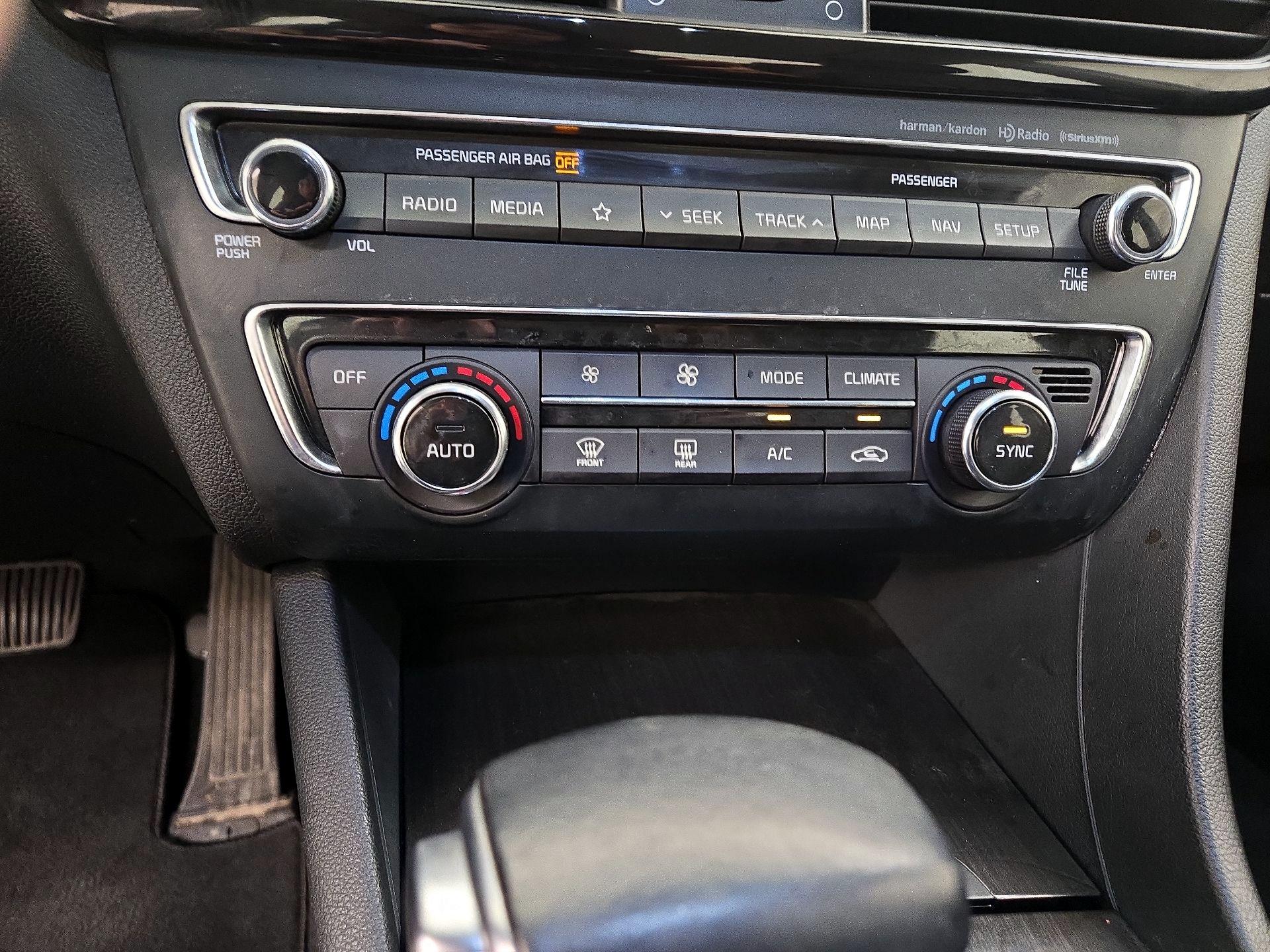 Thumbnail: 2020 Kia Optima - 17