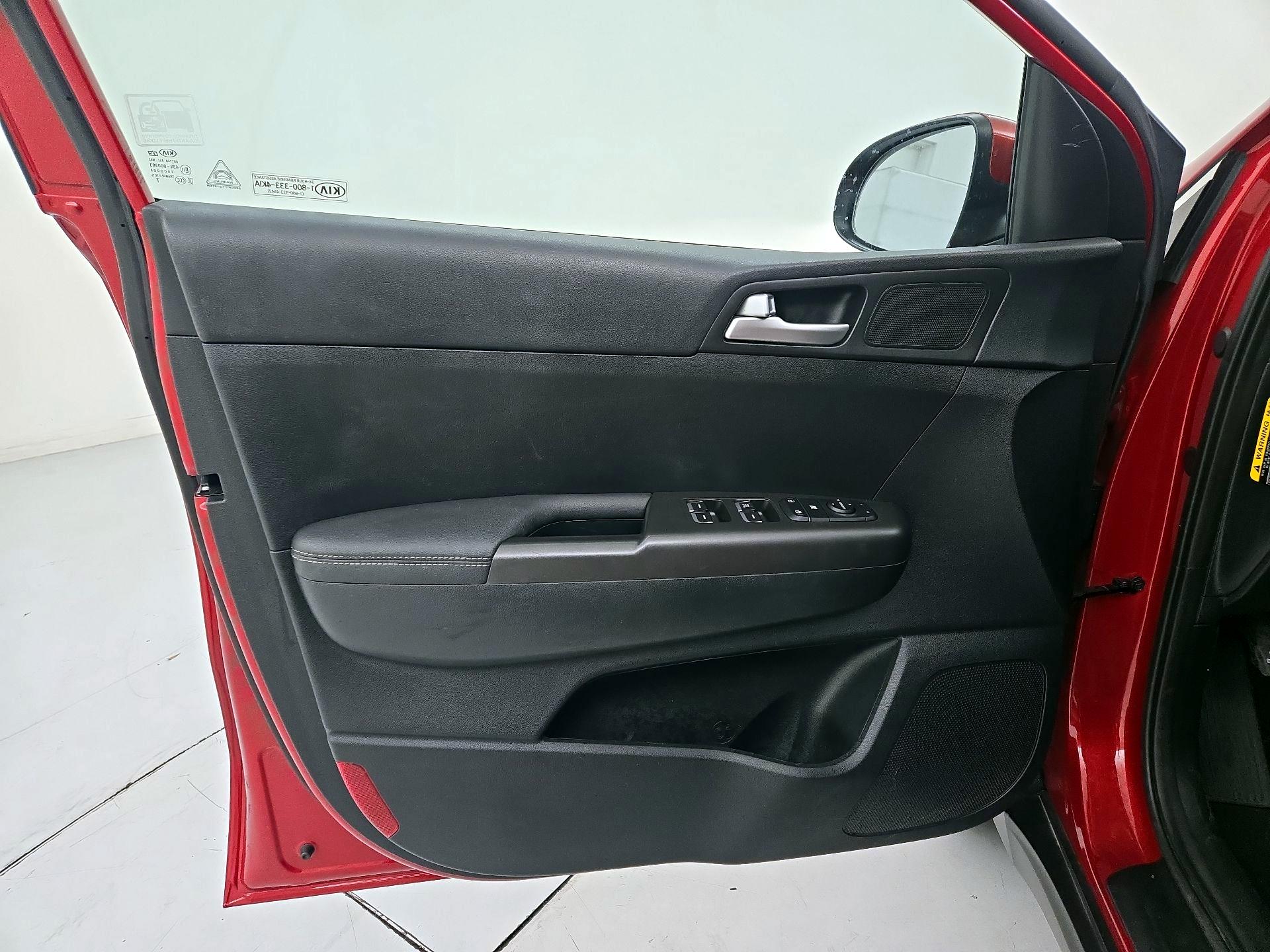 Thumbnail: 2022 Kia Sportage - 12