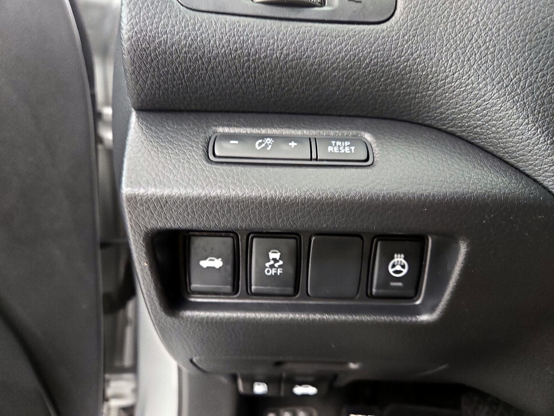 Thumbnail: 2018 Nissan Altima - 13