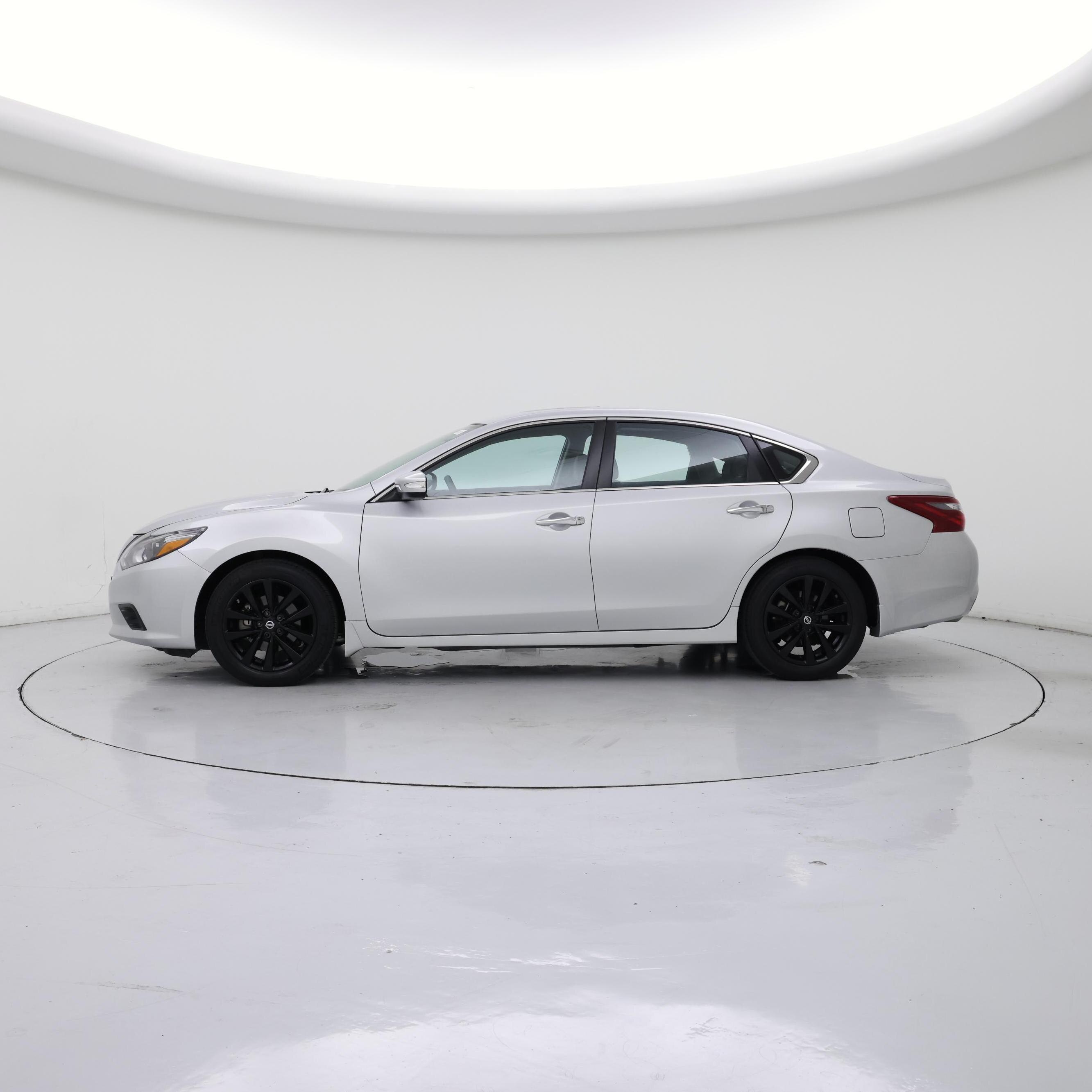 Thumbnail: 2018 Nissan Altima - 3