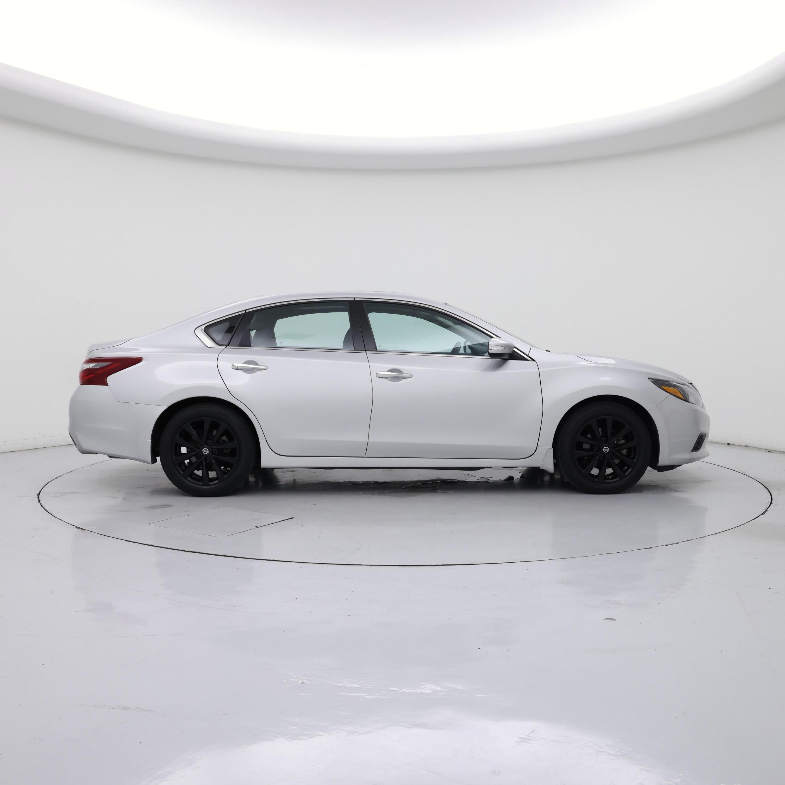 Thumbnail: 2018 Nissan Altima - 7