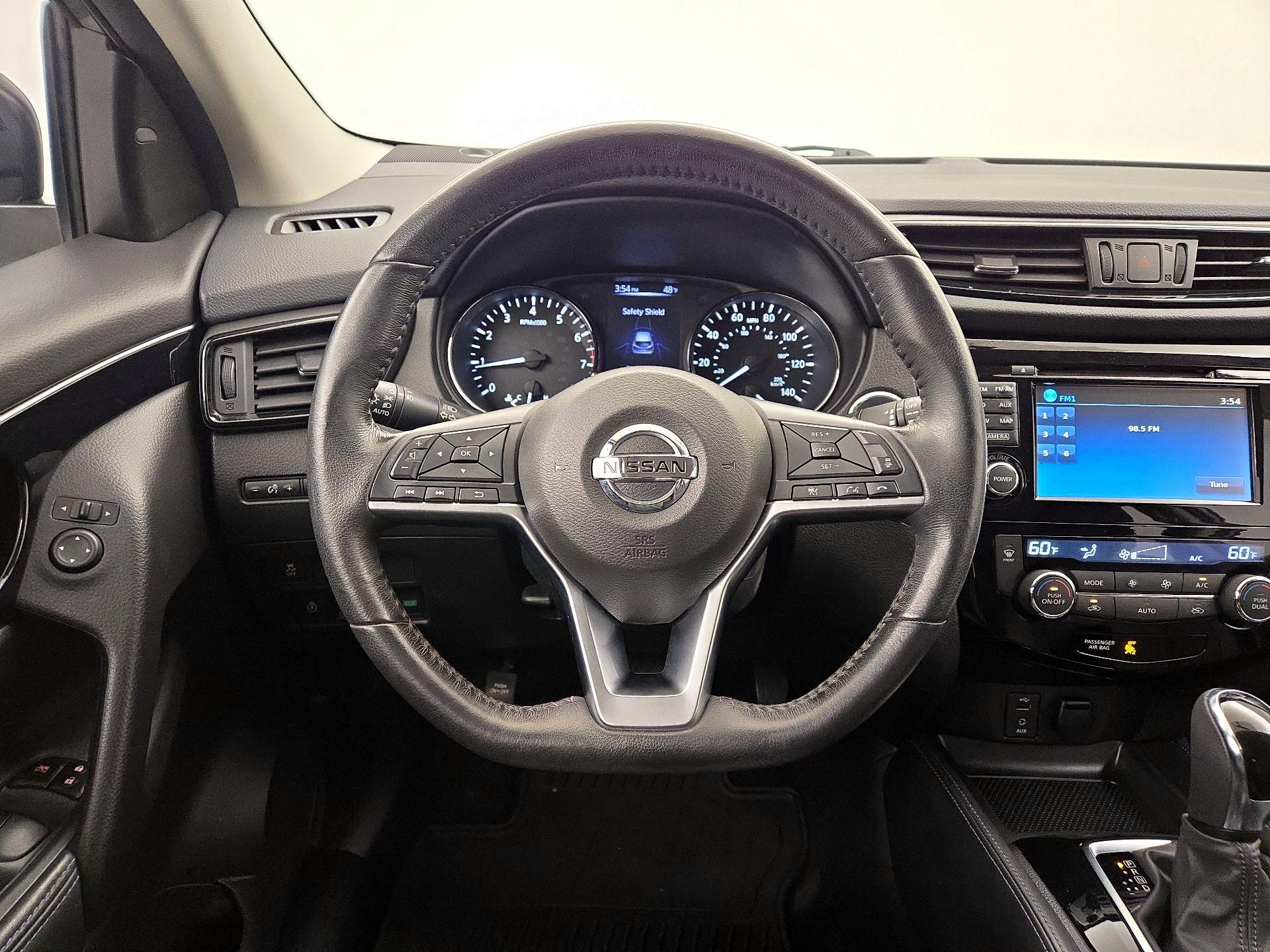 Thumbnail: 2018 Nissan Rogue Sport - 10