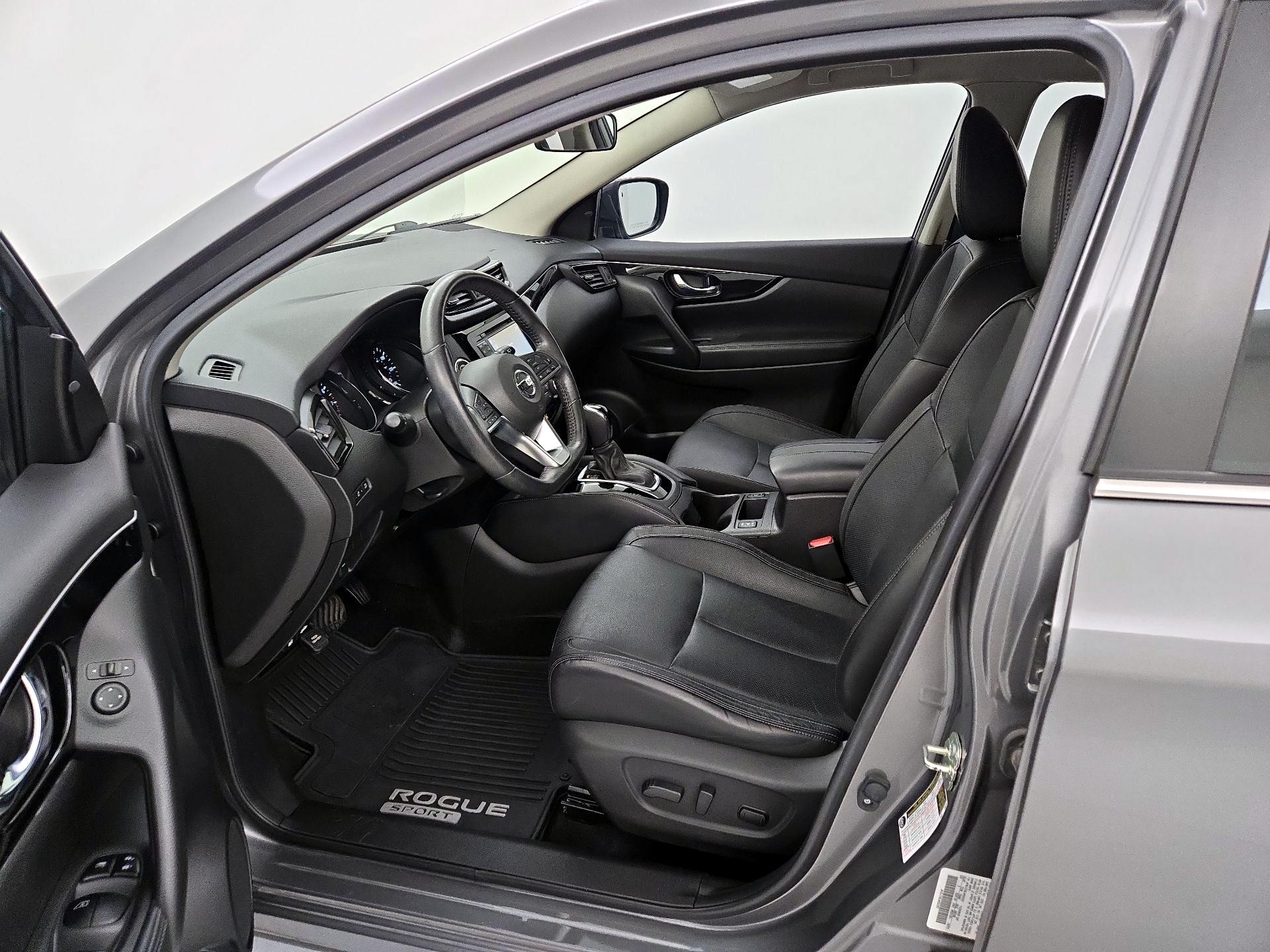 Thumbnail: 2018 Nissan Rogue Sport - 11