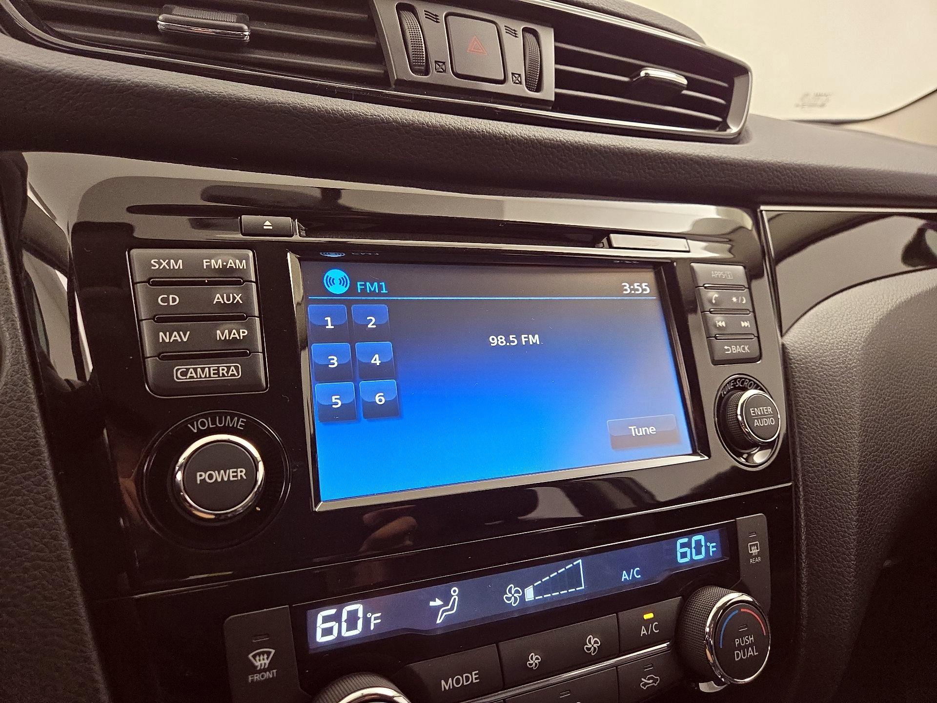 Thumbnail: 2018 Nissan Rogue Sport - 16