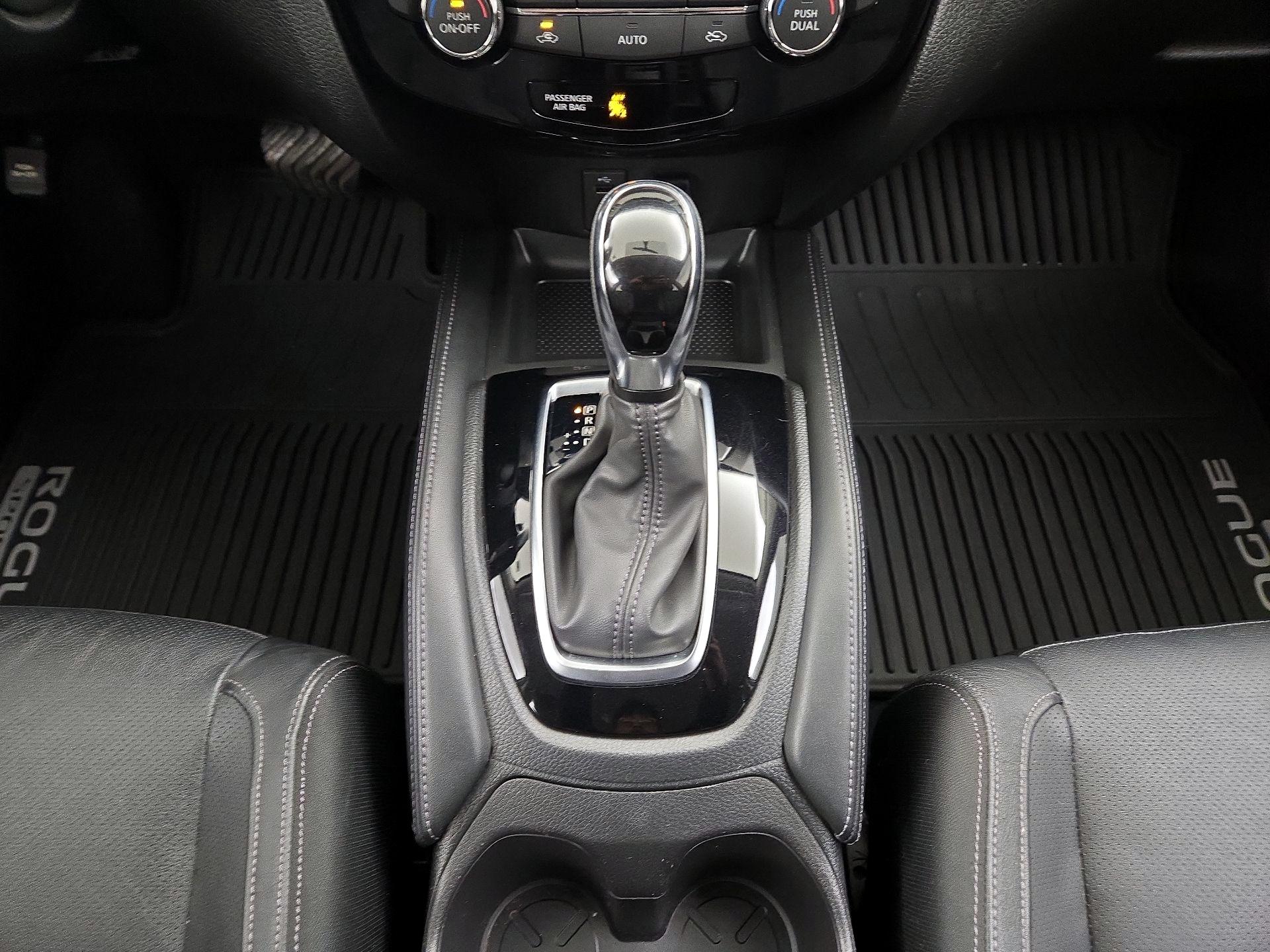 Thumbnail: 2018 Nissan Rogue Sport - 18