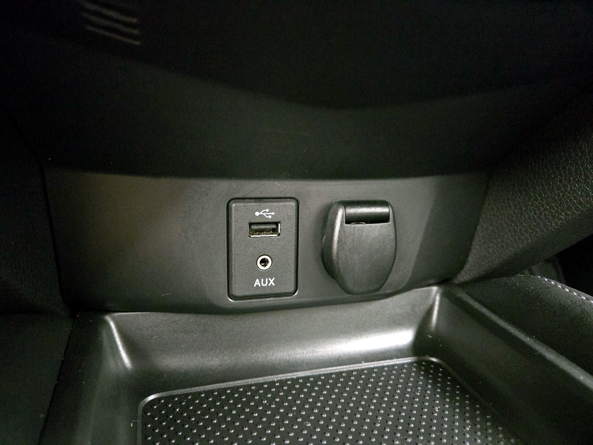 Thumbnail: 2018 Nissan Rogue Sport - 19