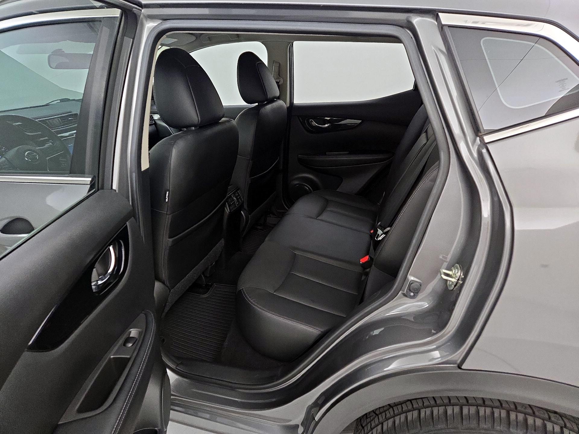 Thumbnail: 2018 Nissan Rogue Sport - 20