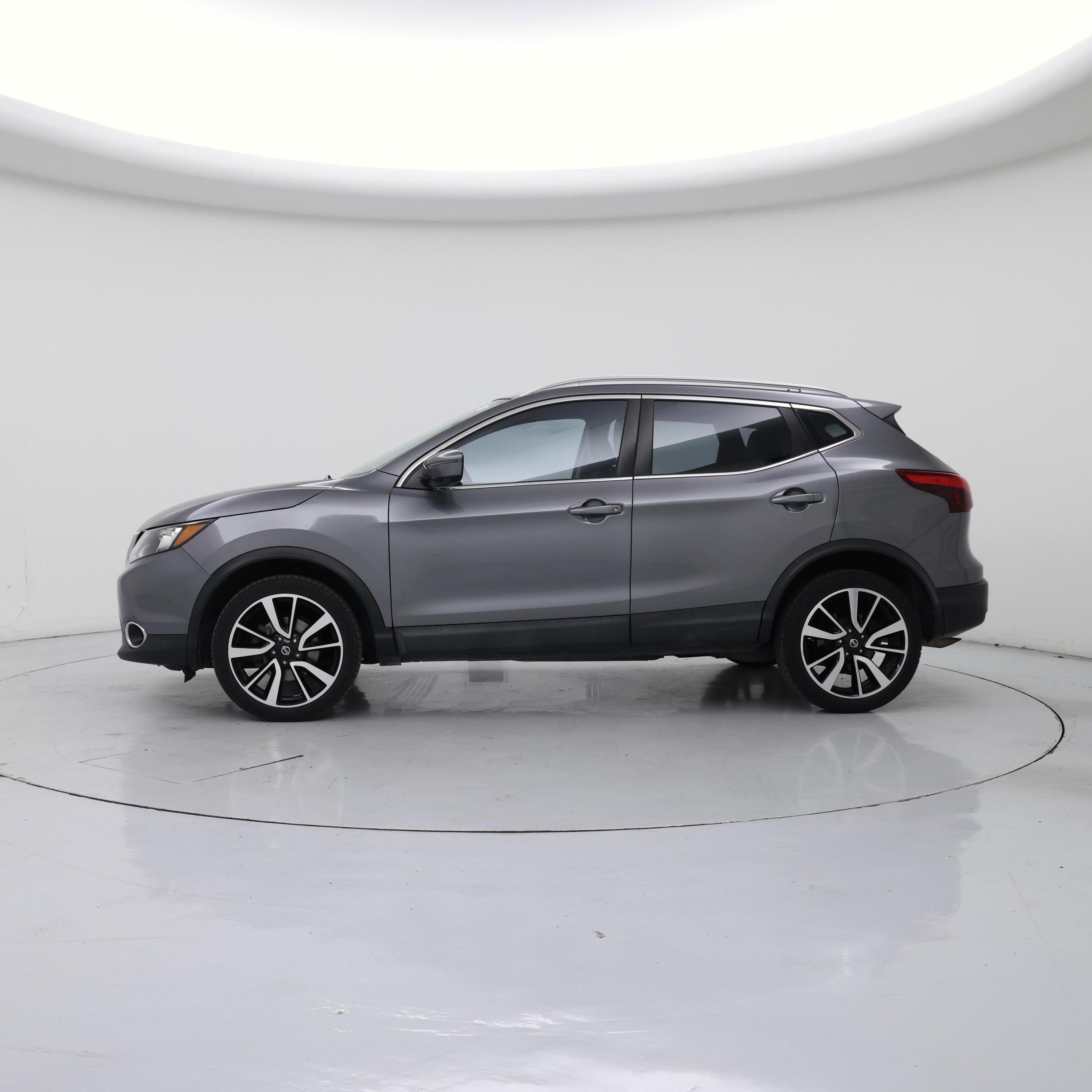 Thumbnail: 2018 Nissan Rogue Sport - 3