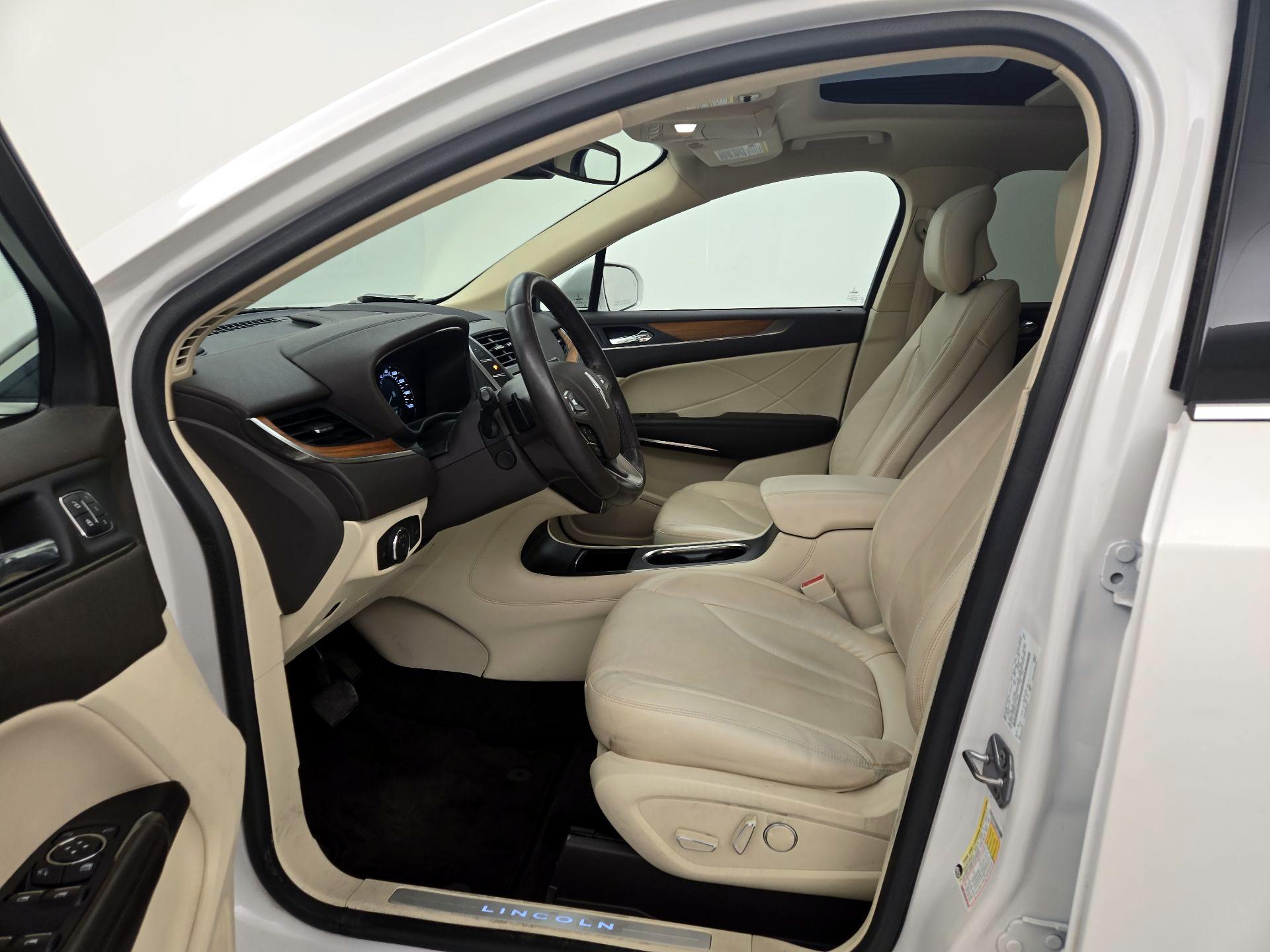 Thumbnail: 2015 Lincoln MKC - 11