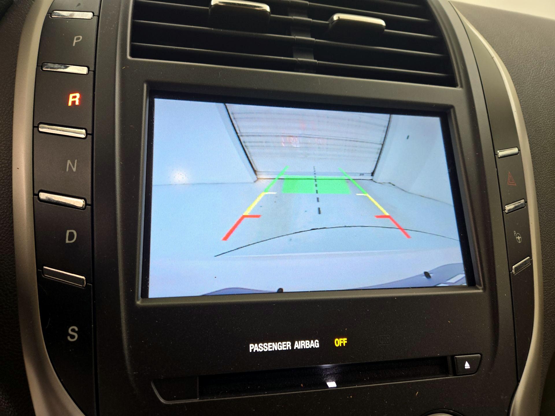 Thumbnail: 2015 Lincoln MKC - 14