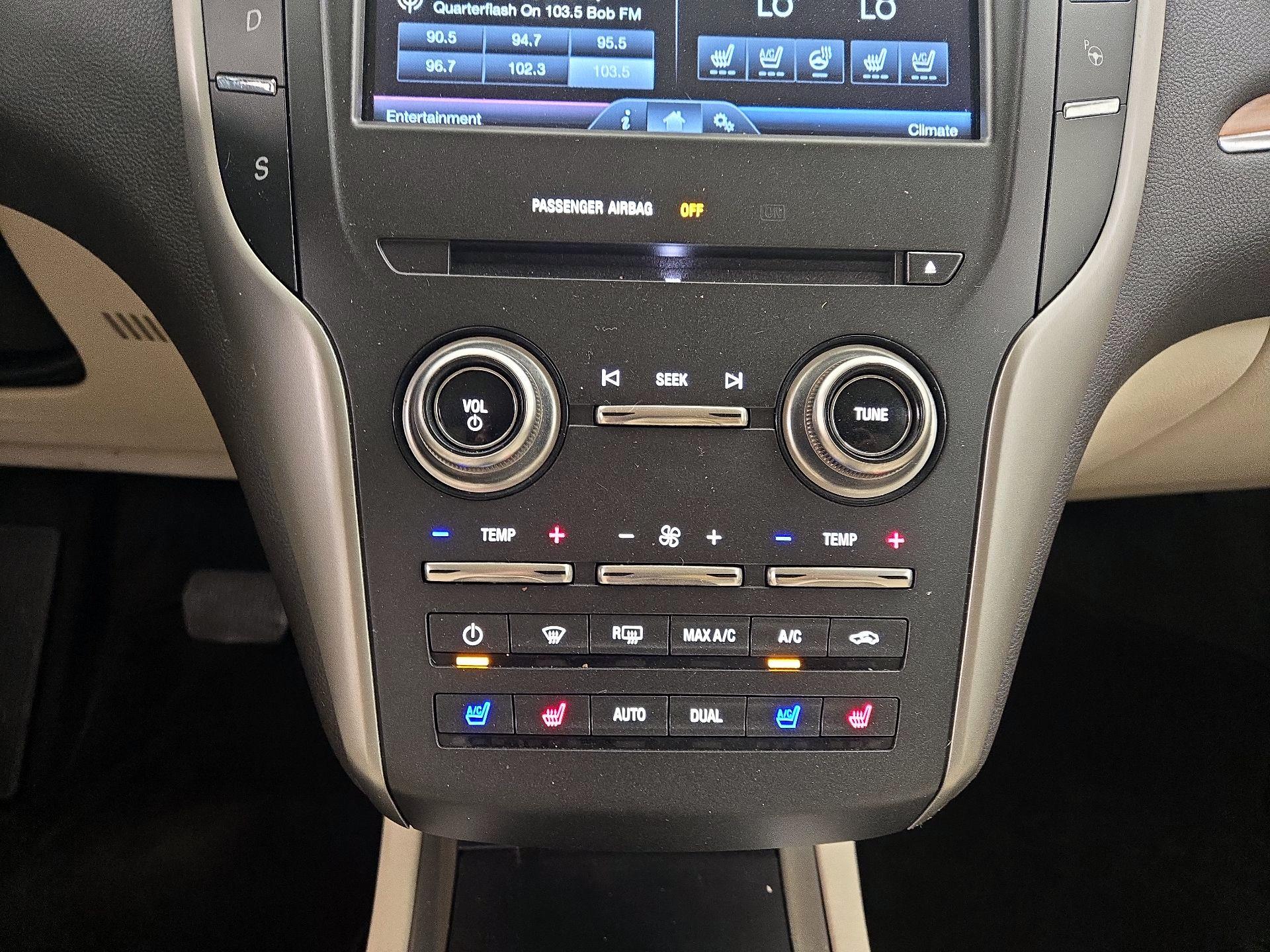 Thumbnail: 2015 Lincoln MKC - 16