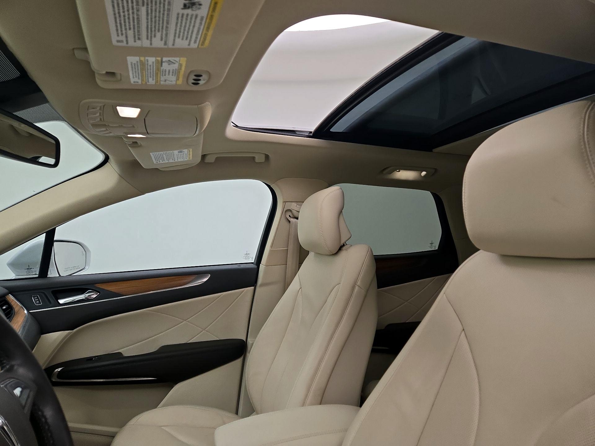 Thumbnail: 2015 Lincoln MKC - 19