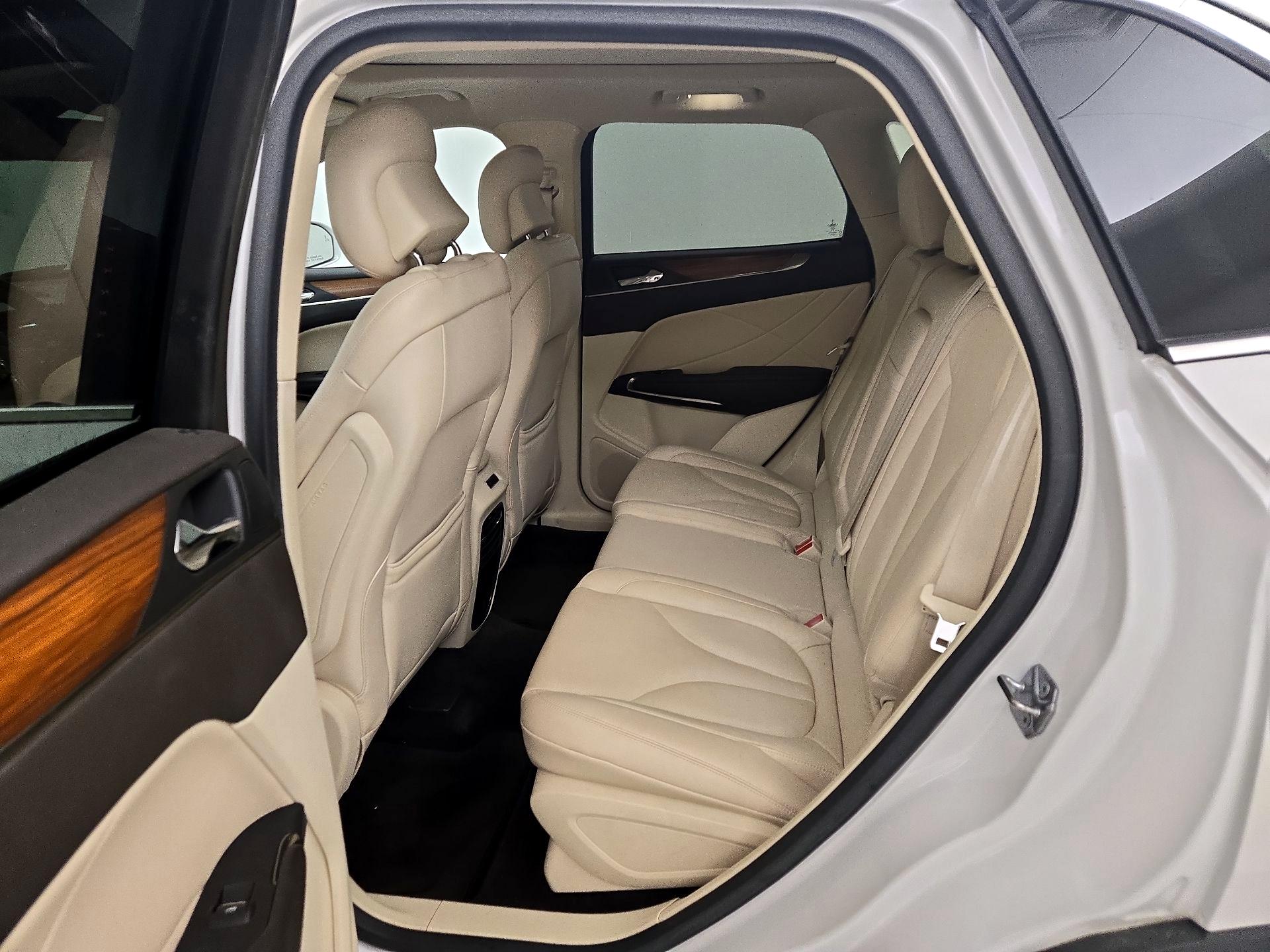 Thumbnail: 2015 Lincoln MKC - 20