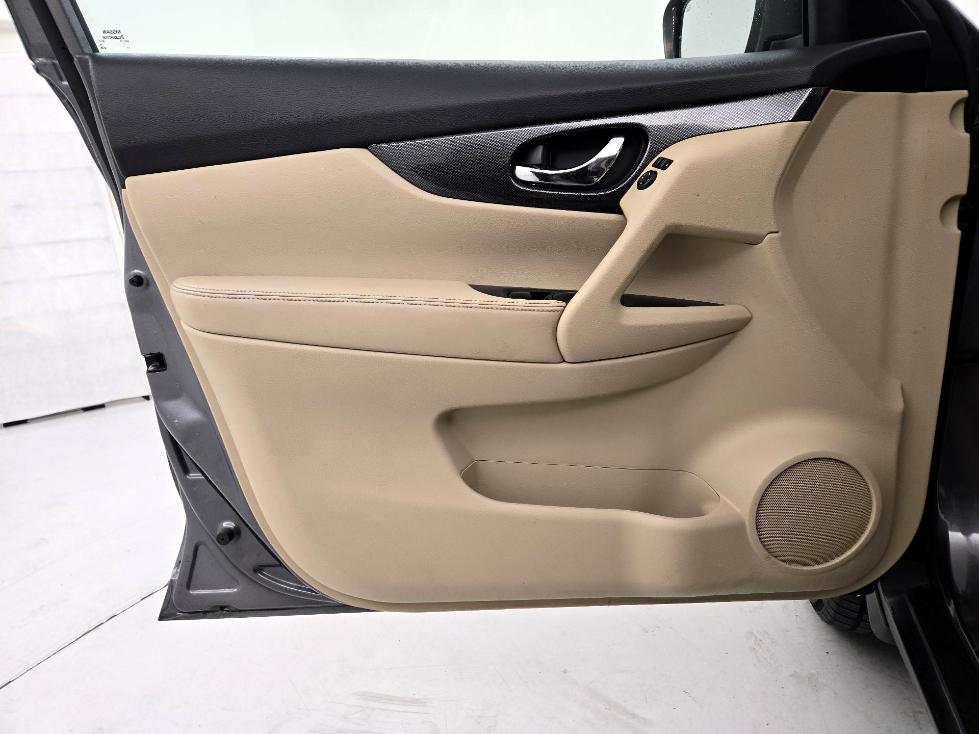 Thumbnail: 2014 Nissan Rogue - 12