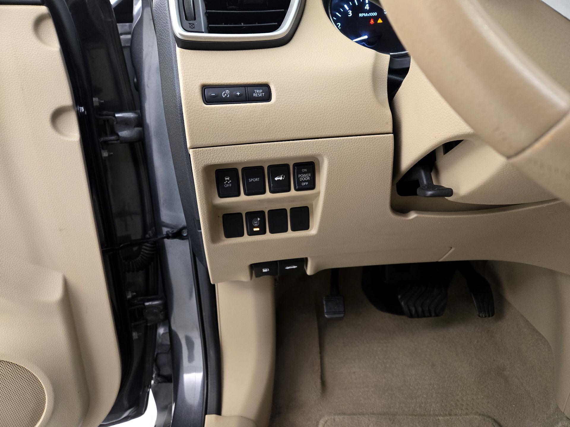 Thumbnail: 2014 Nissan Rogue - 13