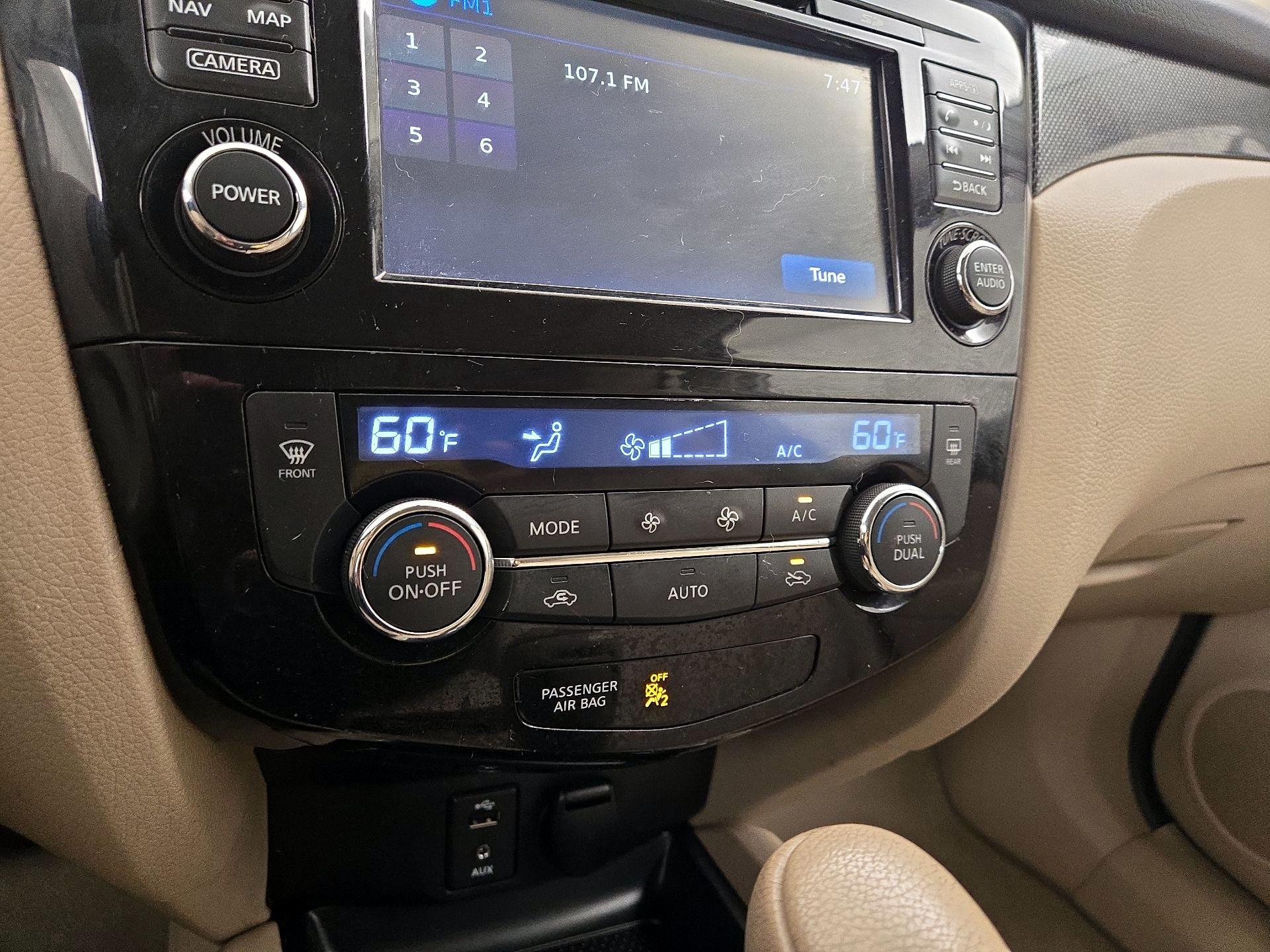 Thumbnail: 2014 Nissan Rogue - 16