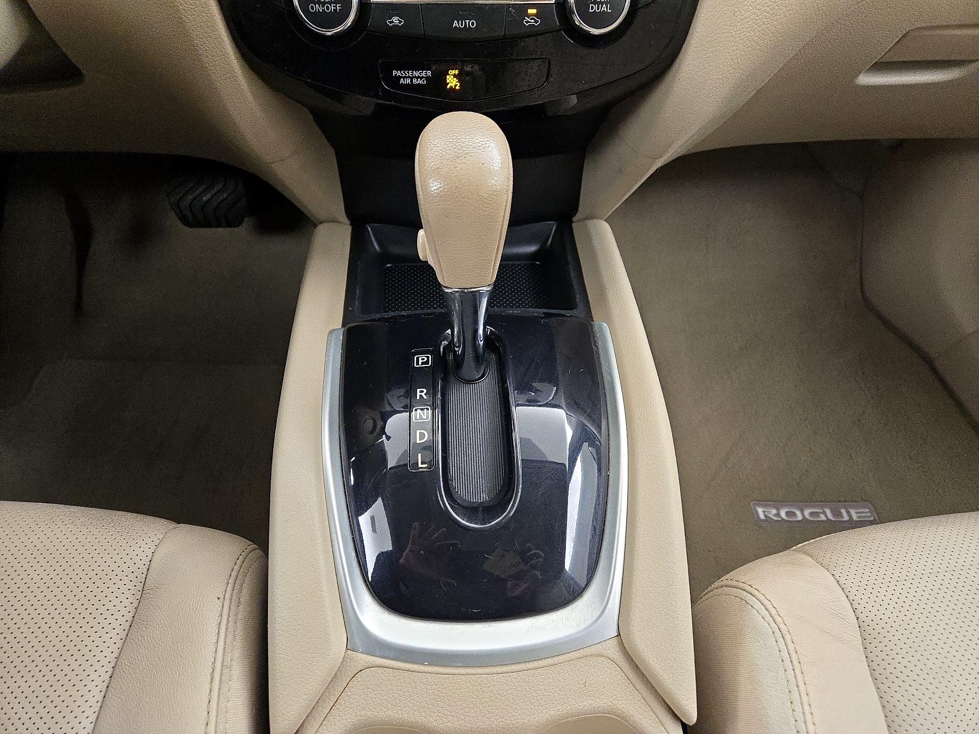 Thumbnail: 2014 Nissan Rogue - 17