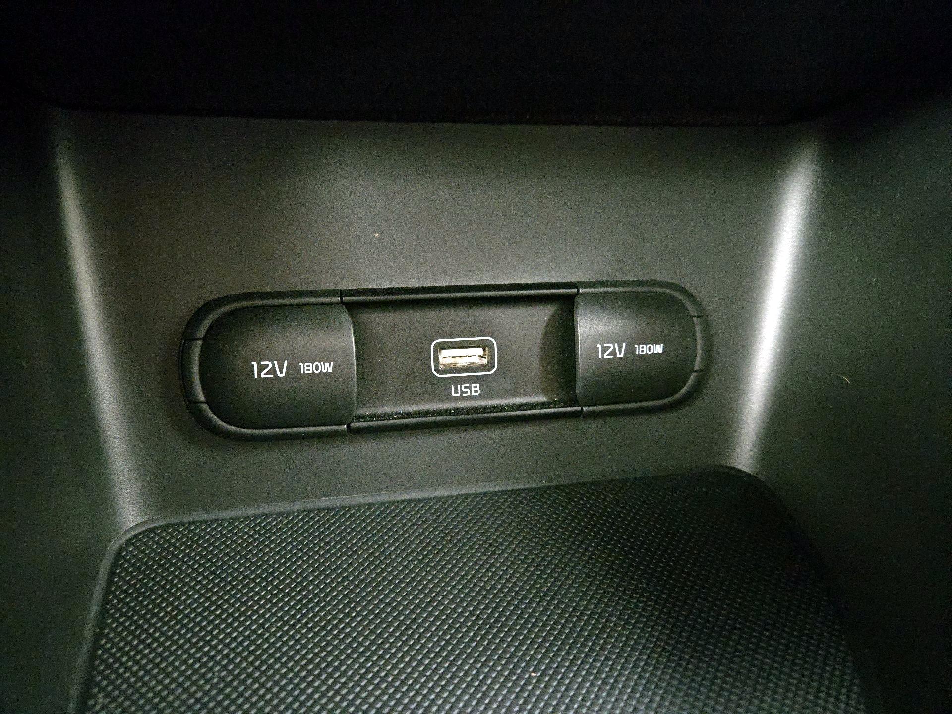 Thumbnail: 2020 Kia Sportage - 18