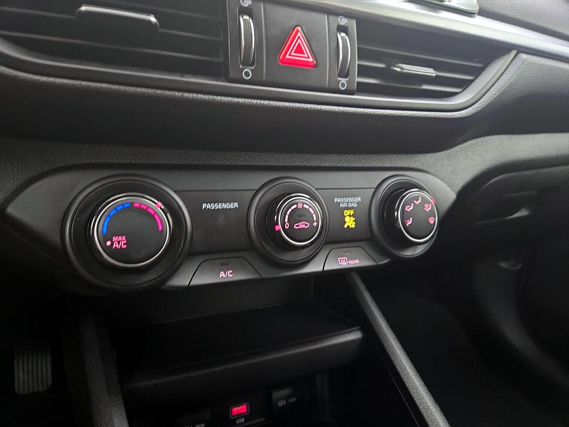 Thumbnail: 2022 Kia Forte - 16