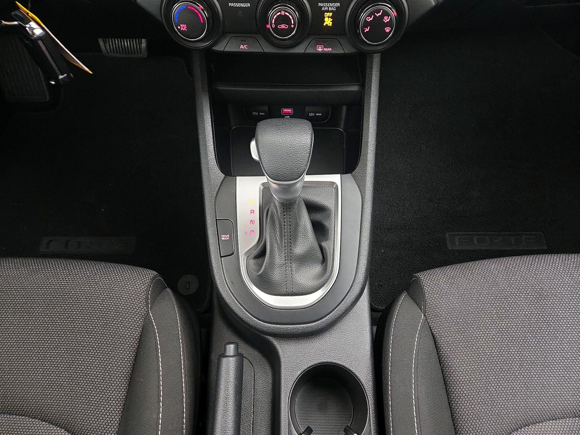 Thumbnail: 2022 Kia Forte - 17